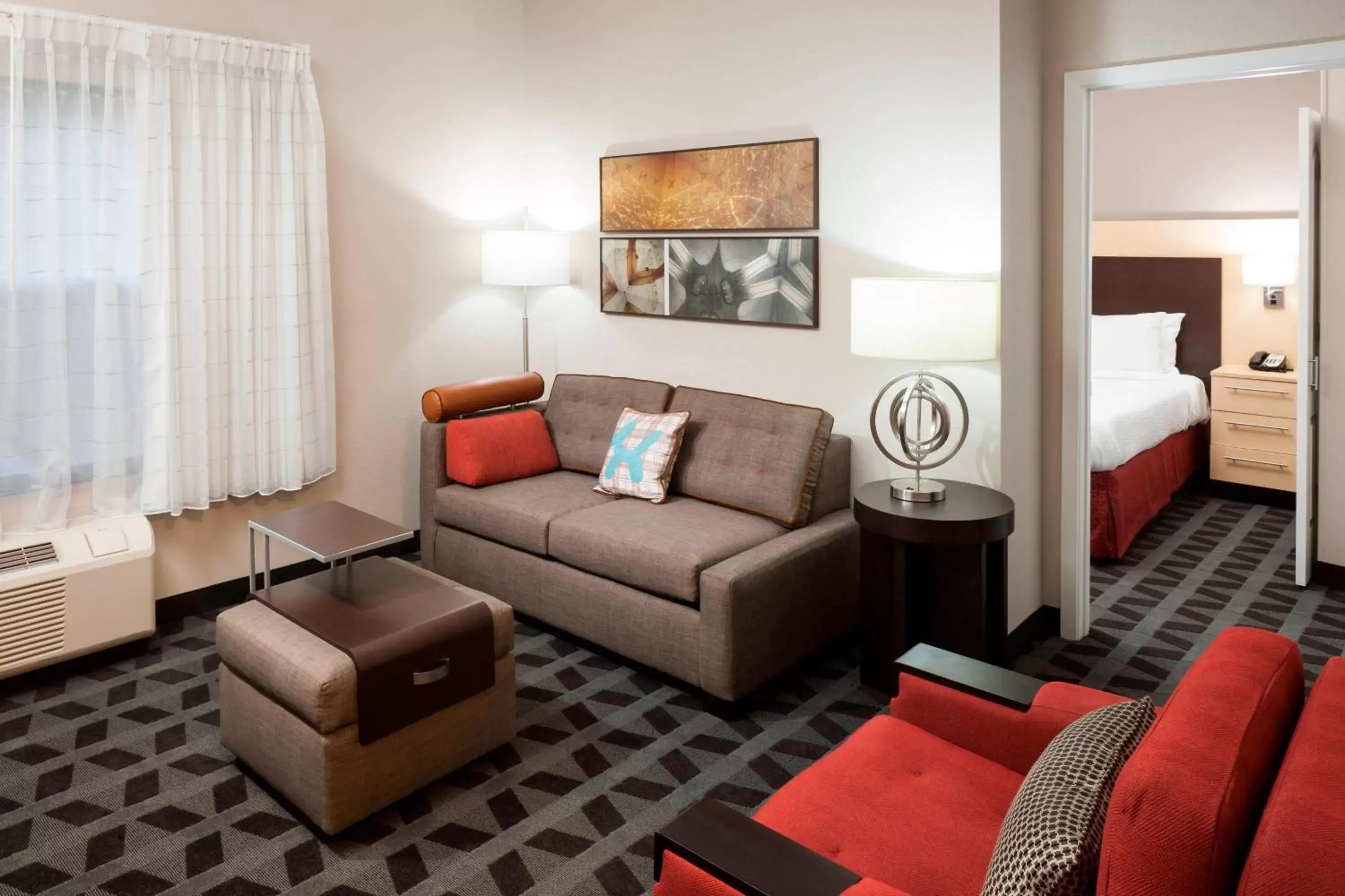 Living room, Seating Area in TownePlace Suites Columbus