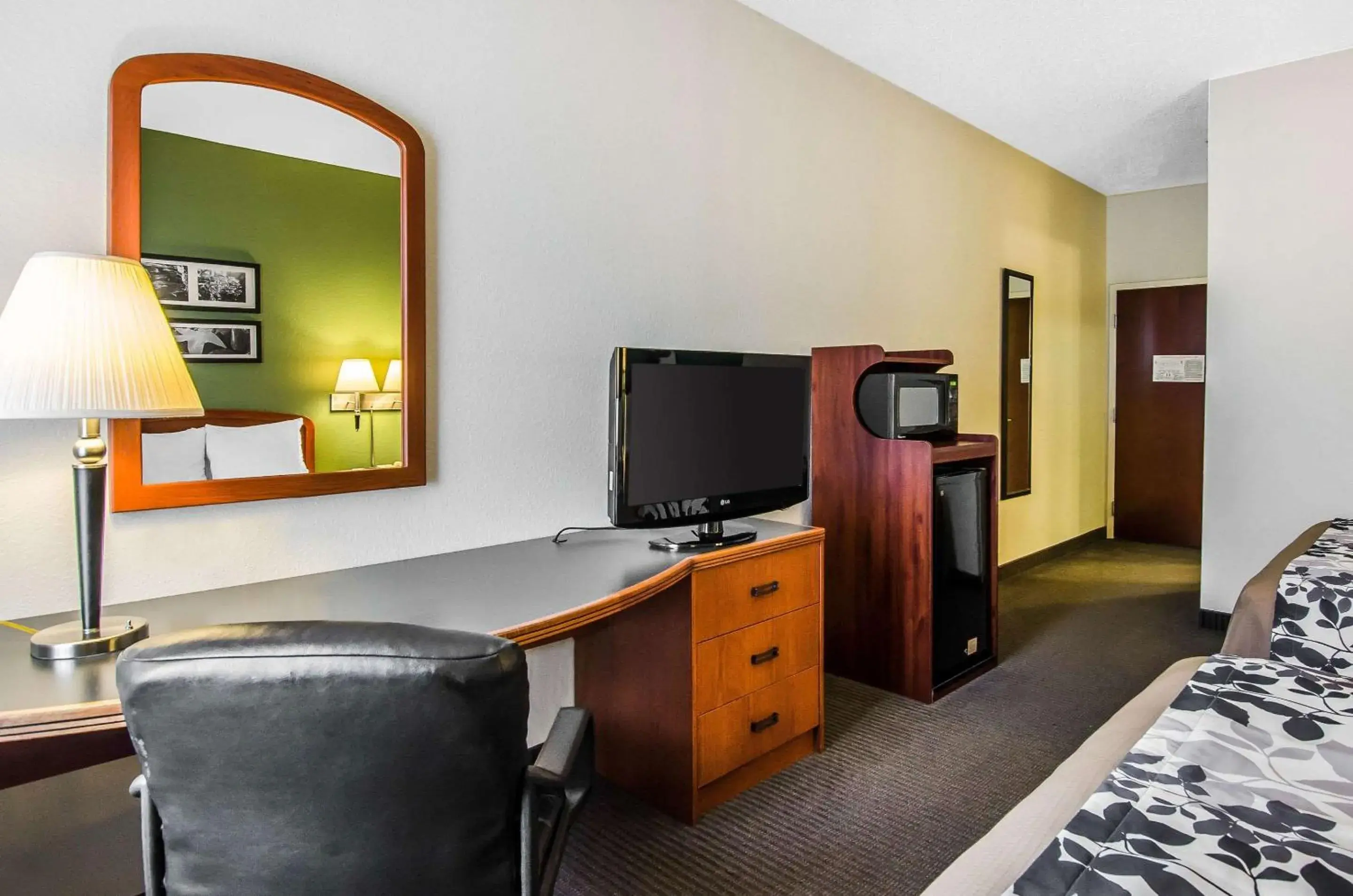 Photo of the whole room, TV/Entertainment Center in Sleep Inn & Suites Danville