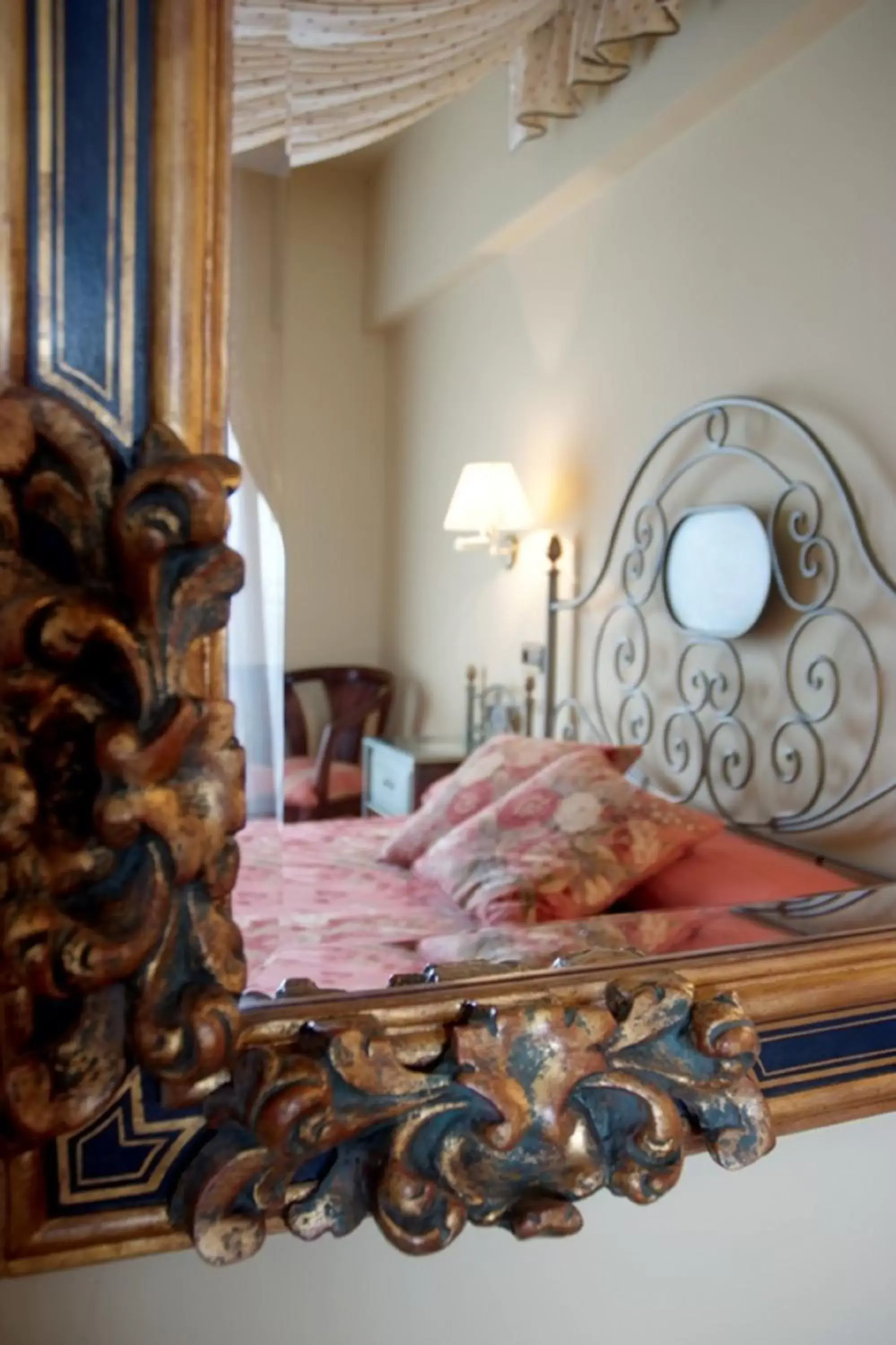 Decorative detail, Bed in Hotel Alhama