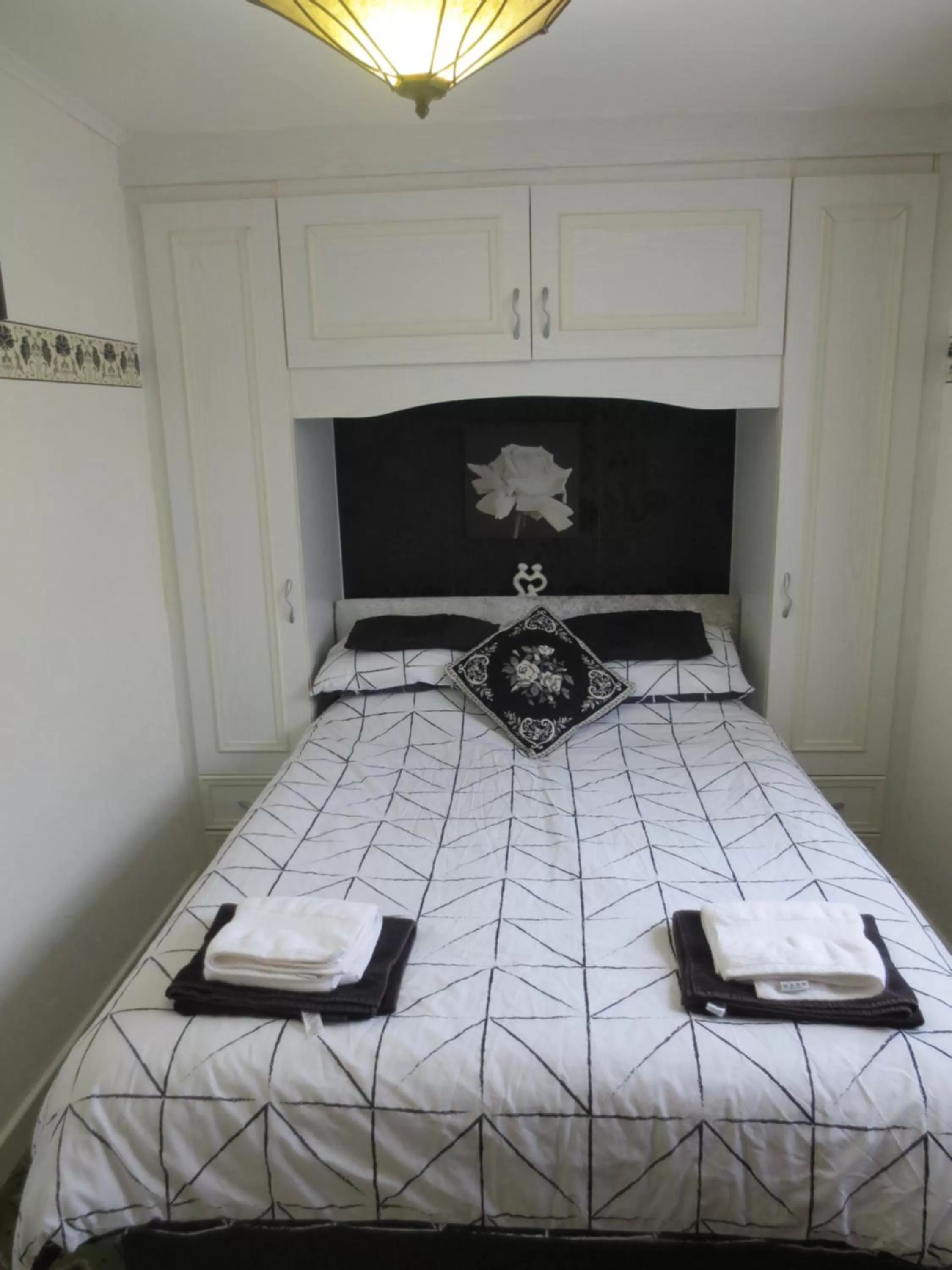 Bedroom, Bed in The Salendine