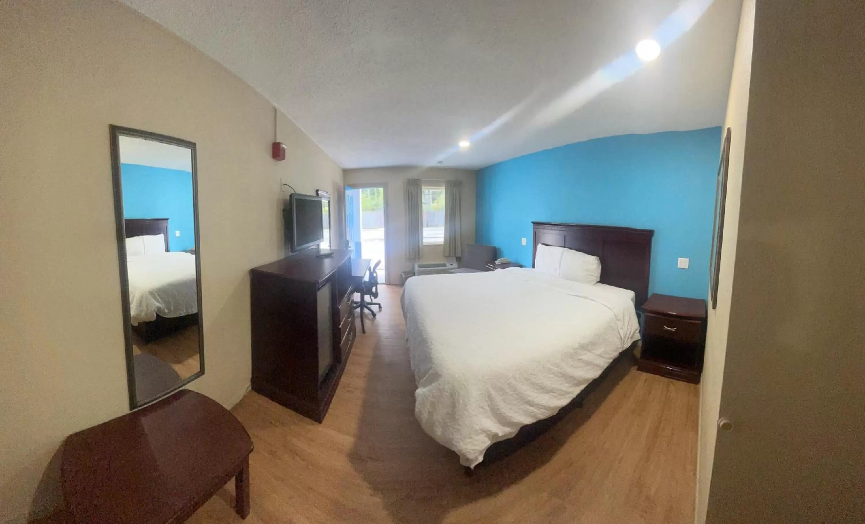 Bedroom in Blue Star inn