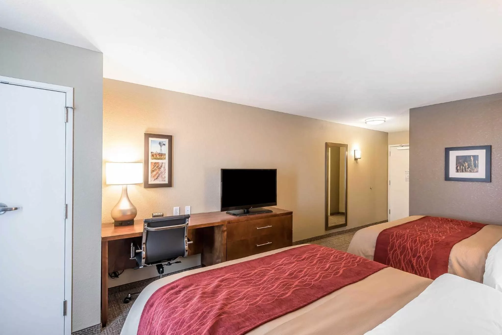 Property building, Bed in Comfort Inn & Suites Sidney I-80