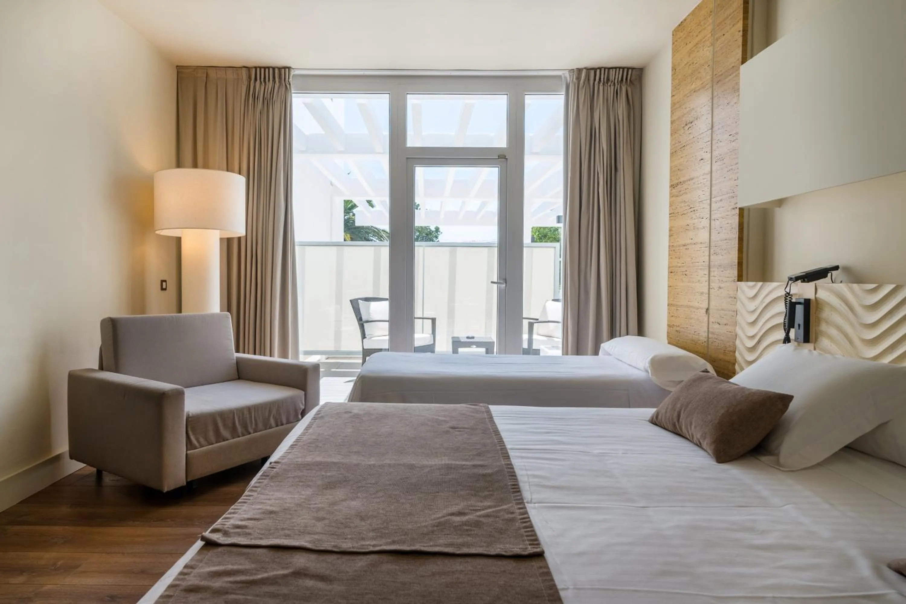 Premium Quadruple Room in Hotel Alga