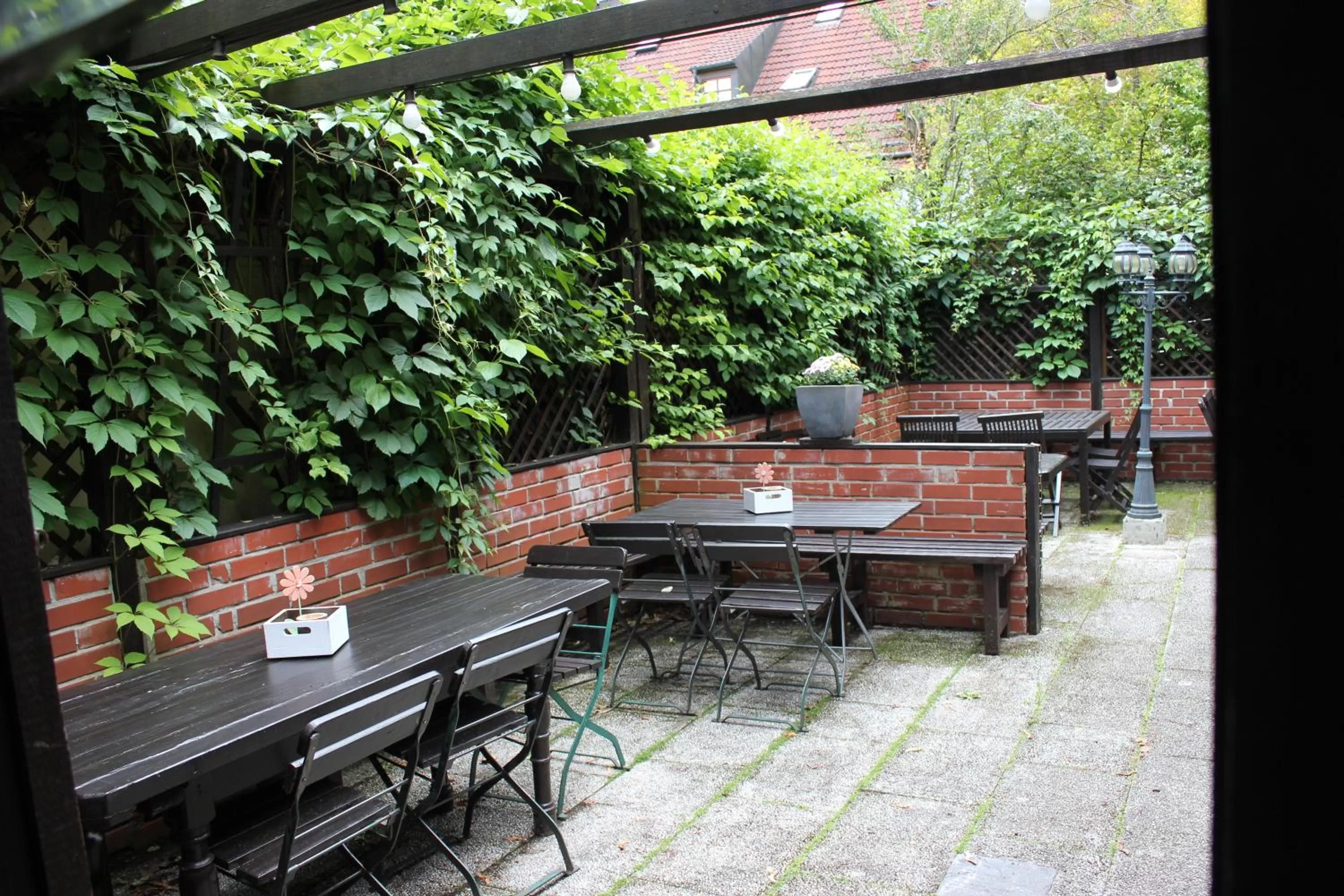 Patio in Runas Hotel