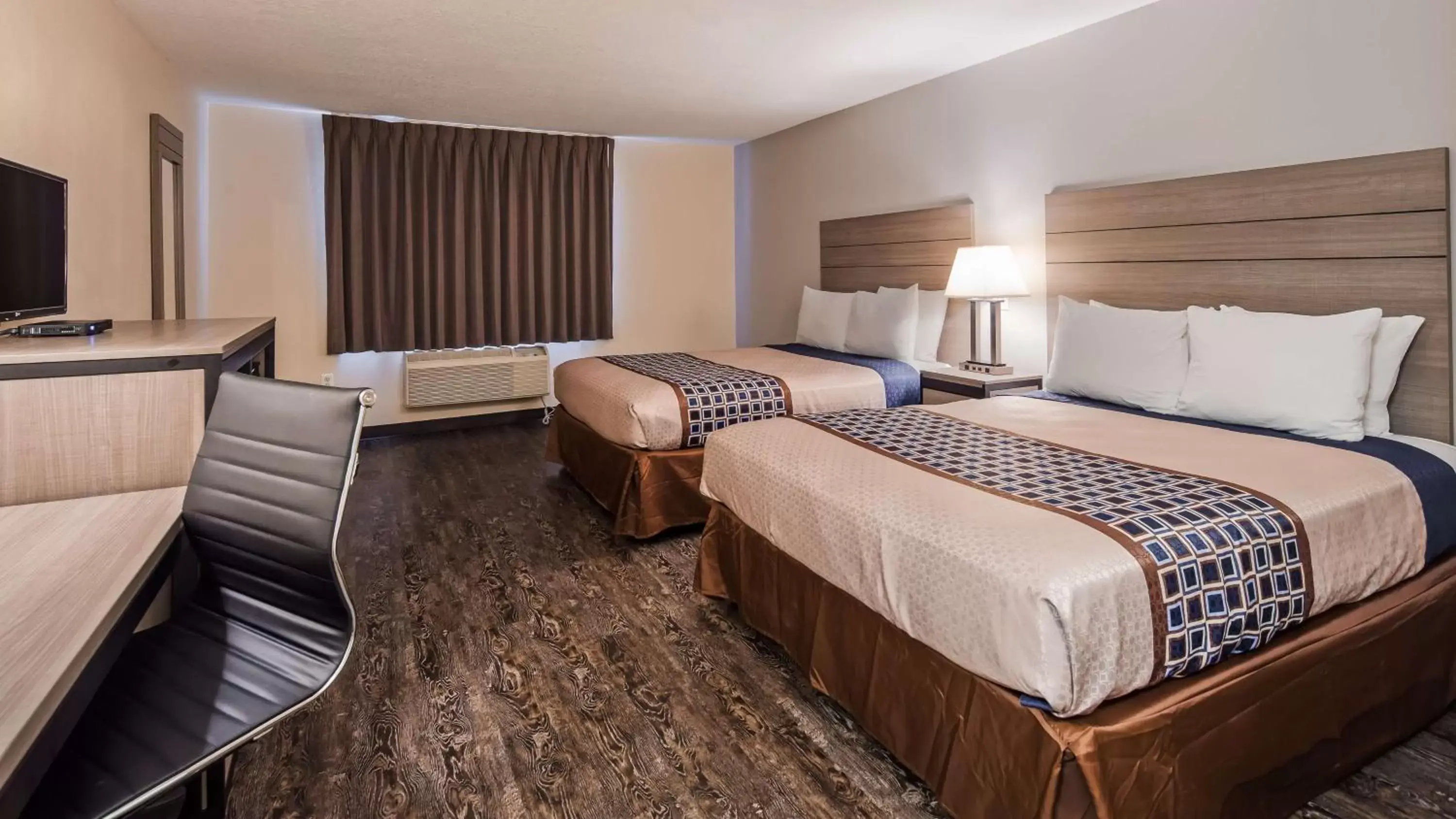 Bedroom, Bed in SureStay Hotel by Best Western Albuquerque Midtown