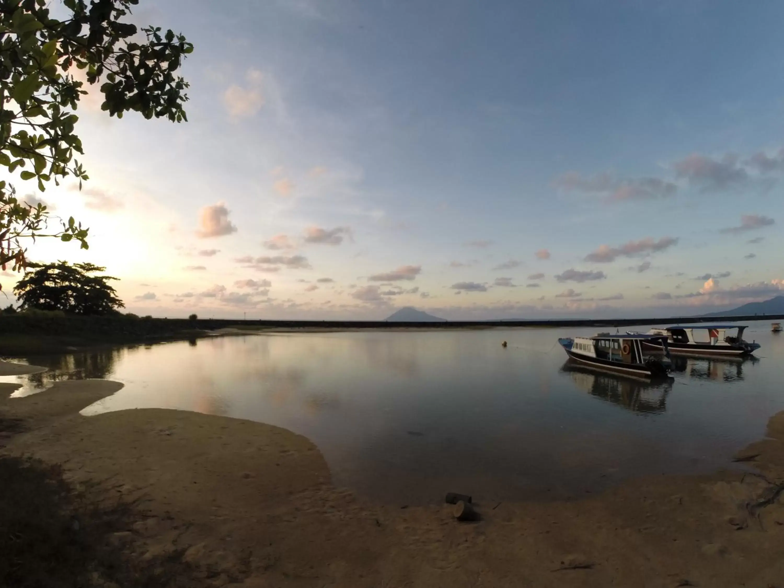 Beach in Mercure Manado Tateli Resort and Convention