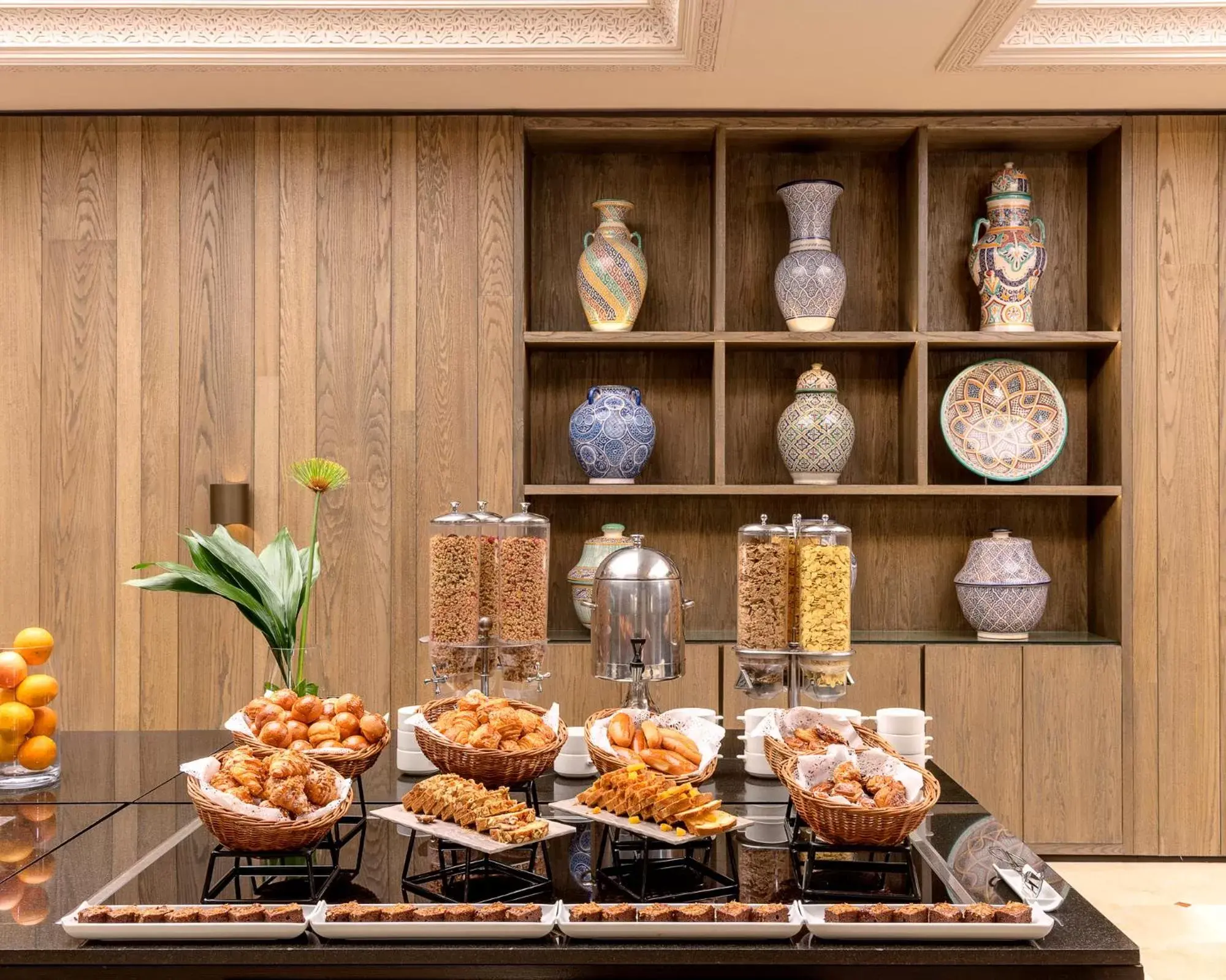 Food and drinks in La Tour Hassan Palace Food and drinks in La Tour Hassan Palace