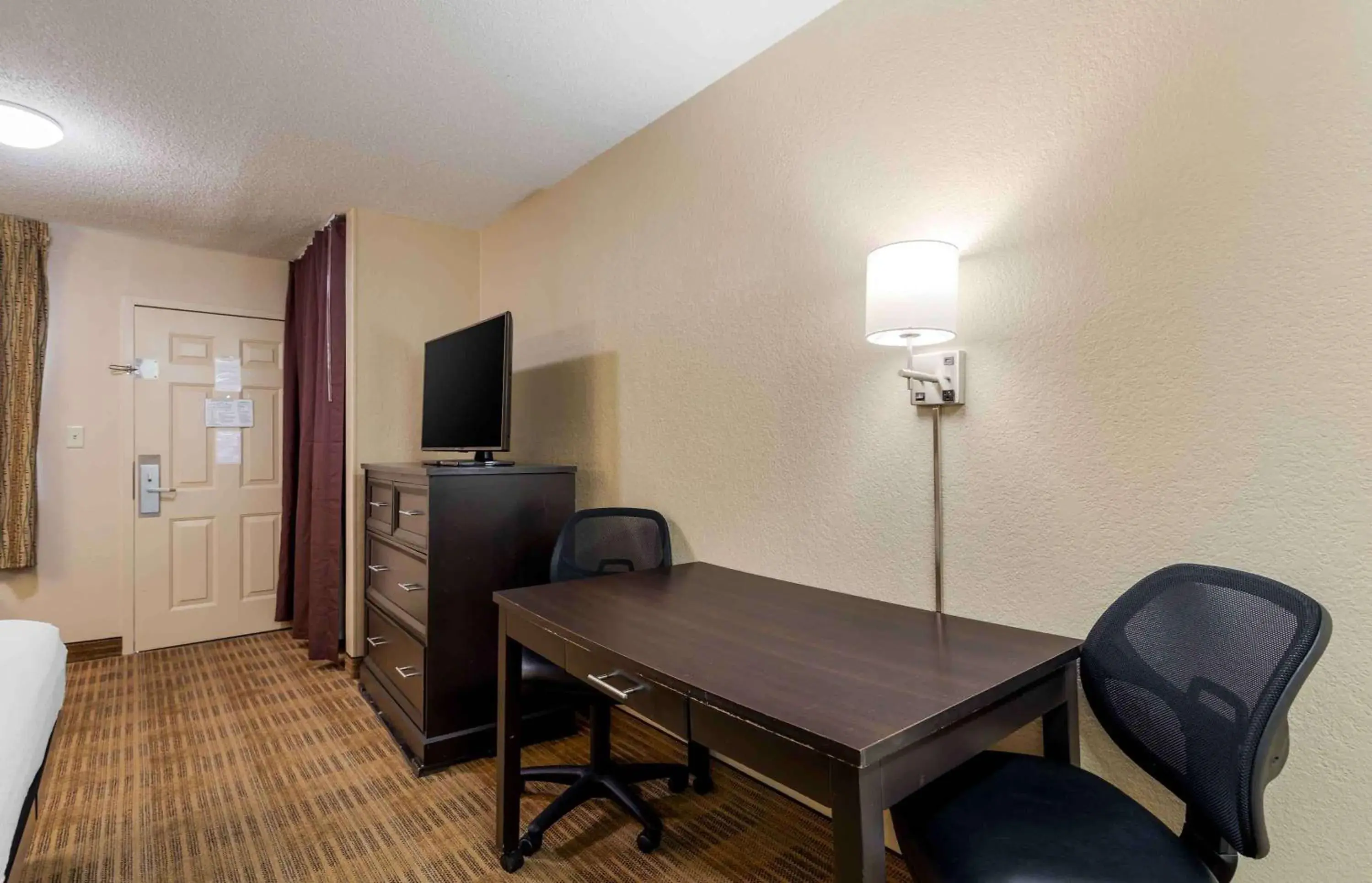 Bedroom, Dining Area in Extended Stay America Suites - Chattanooga - Airport