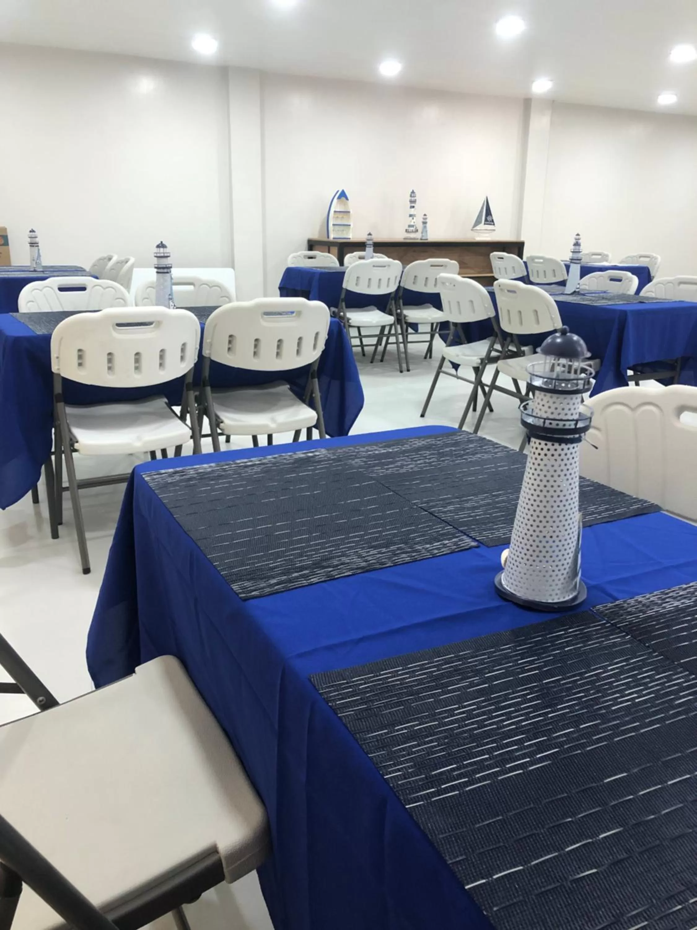 Restaurant/places to eat in South Anchorage Inn