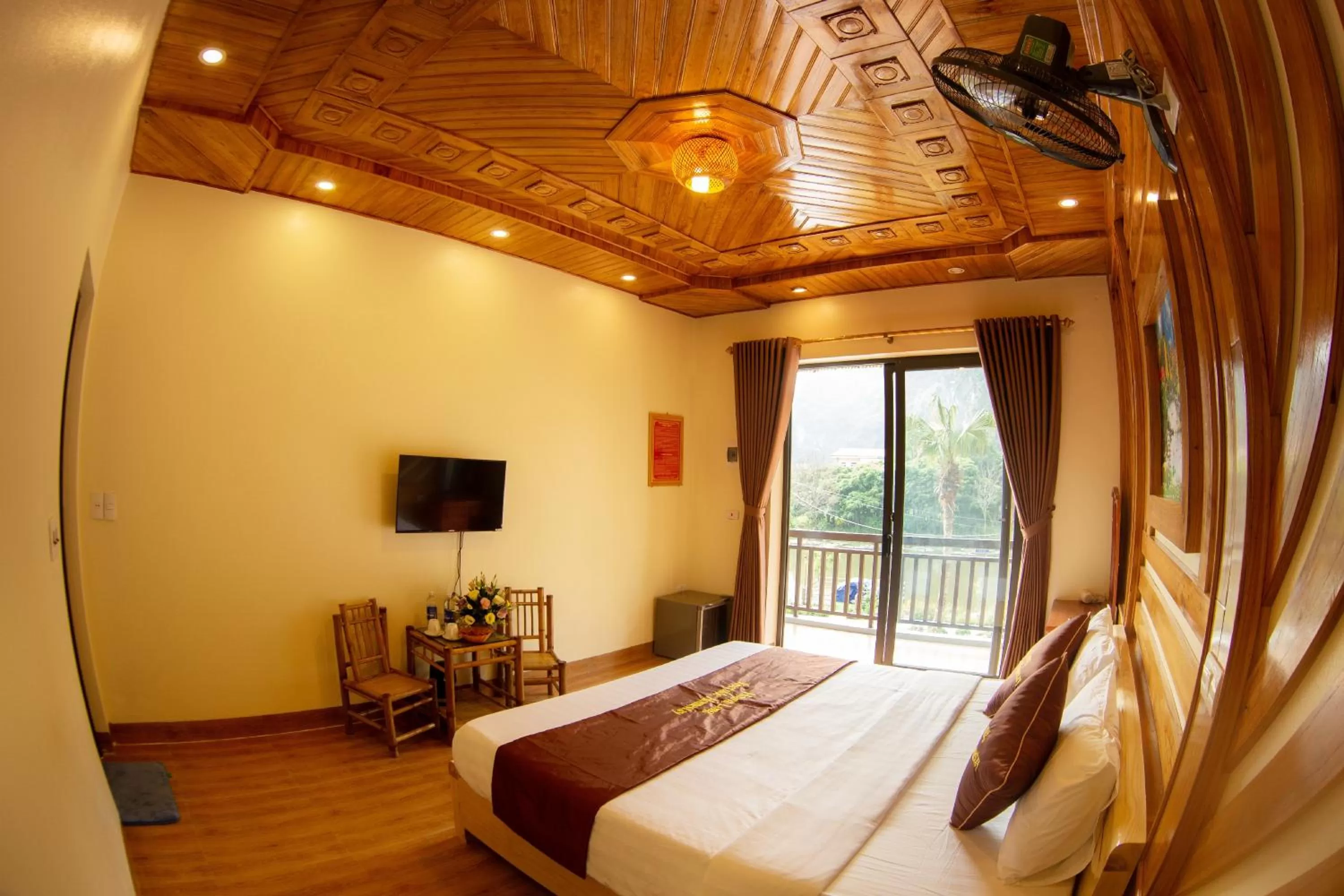 Bed in HoangLong Riverside Homestay