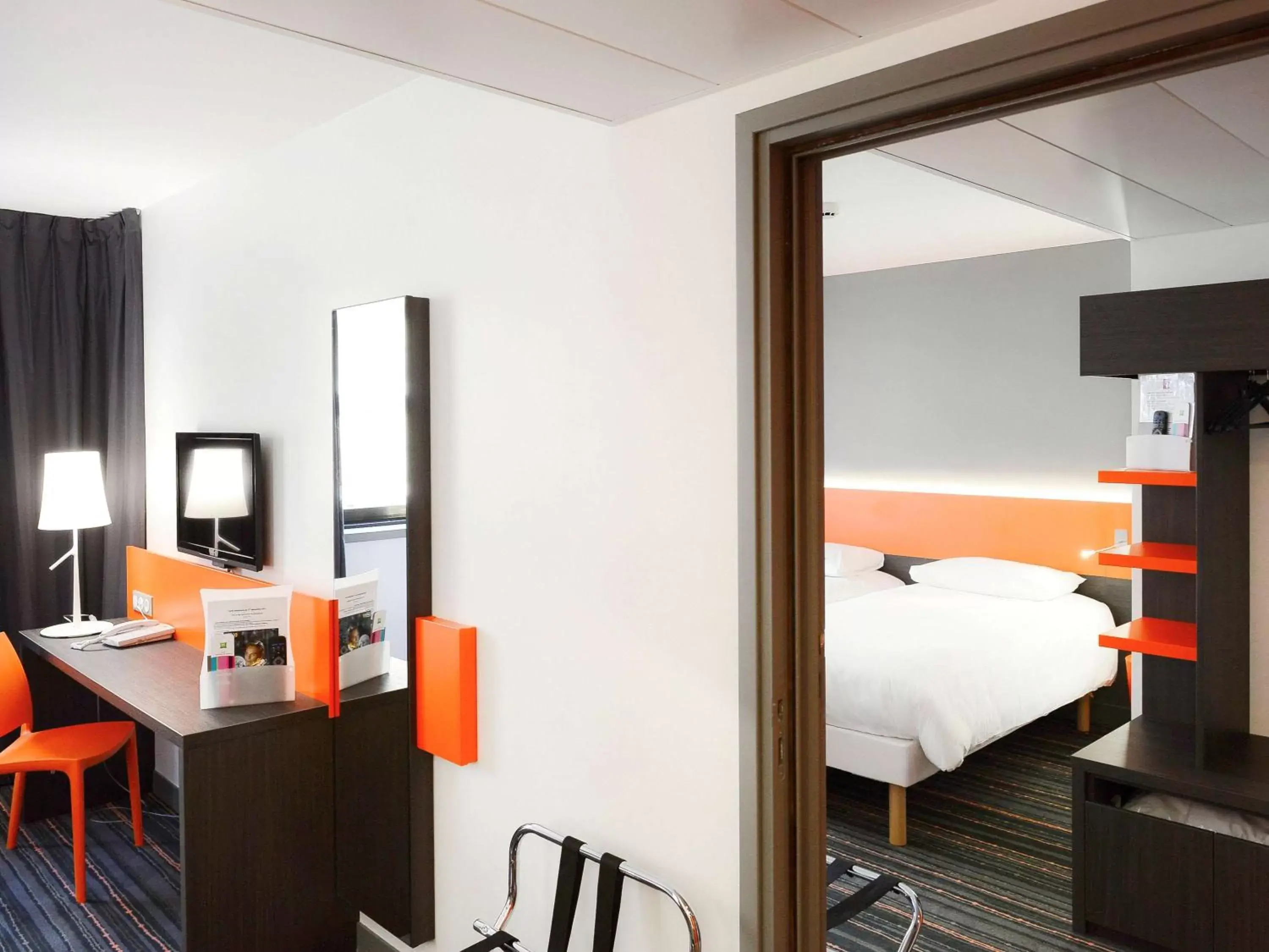 Photo of the whole room, Bed in ibis Styles Caen centre gare