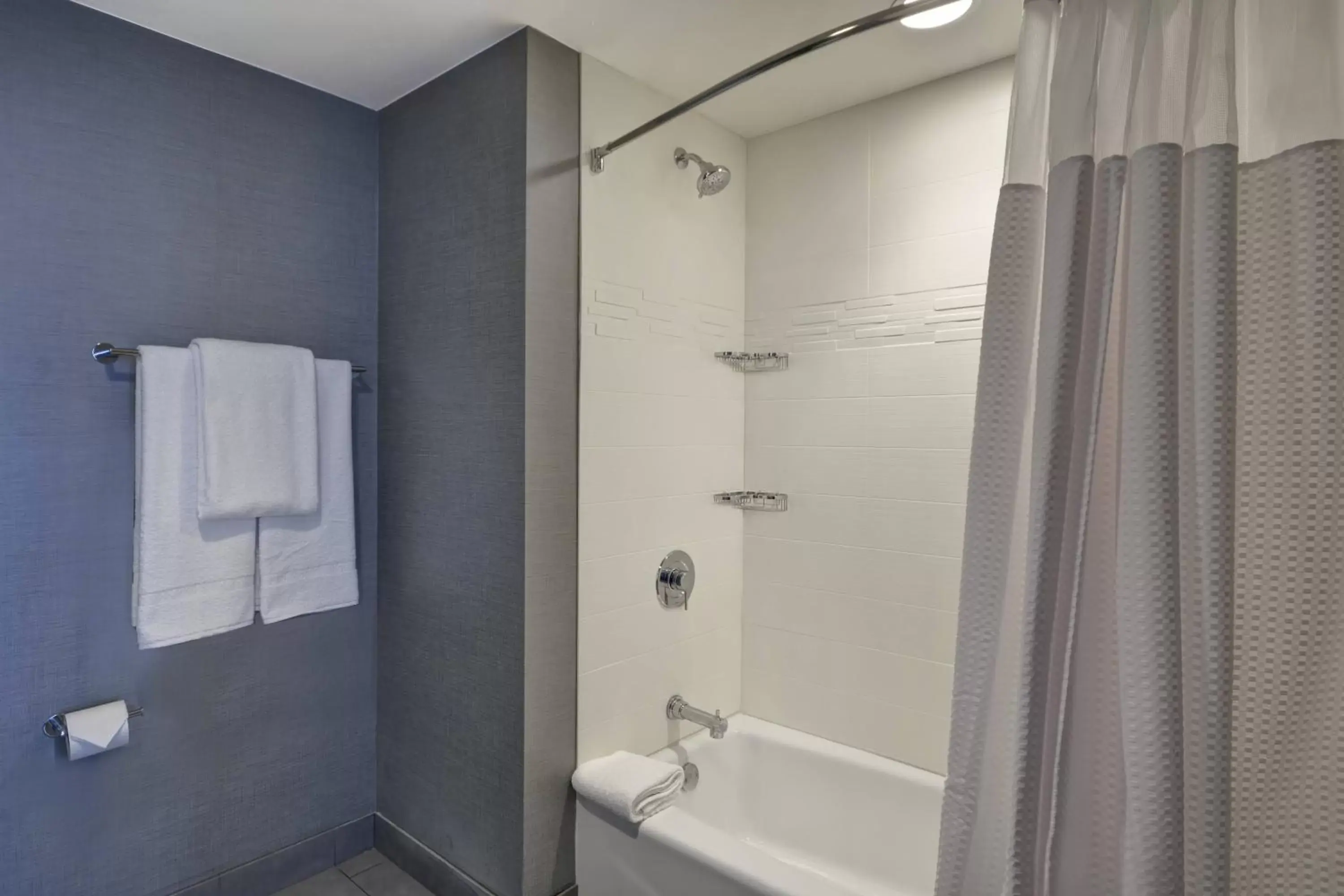 Bathroom in Residence Inn by Marriott New Orleans French Quarter Area/Cen B