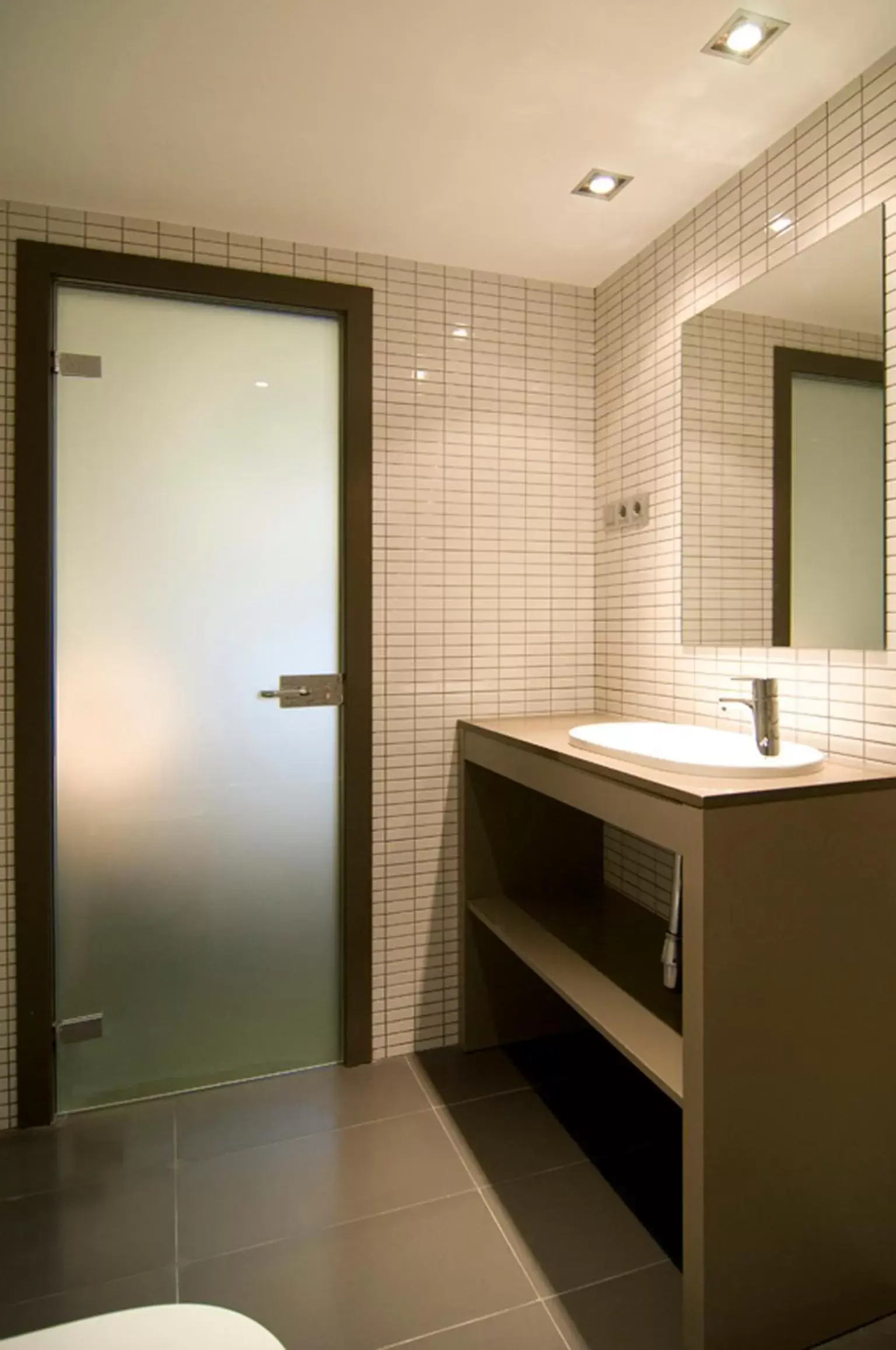 Bathroom, Kitchen/Kitchenette in Hotel Acta Laumon
