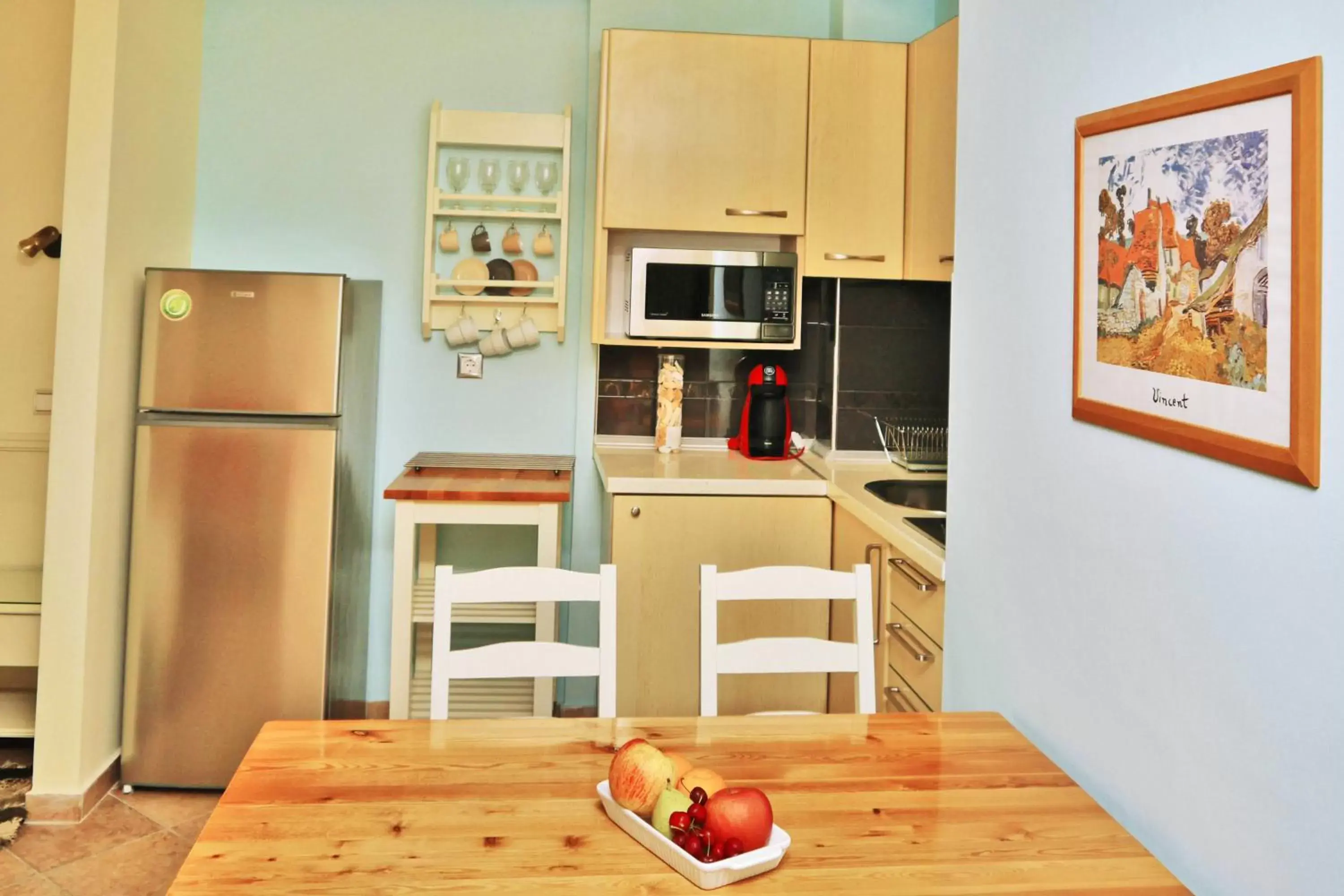 Dining area, Kitchen/Kitchenette in Hotel Aeollos