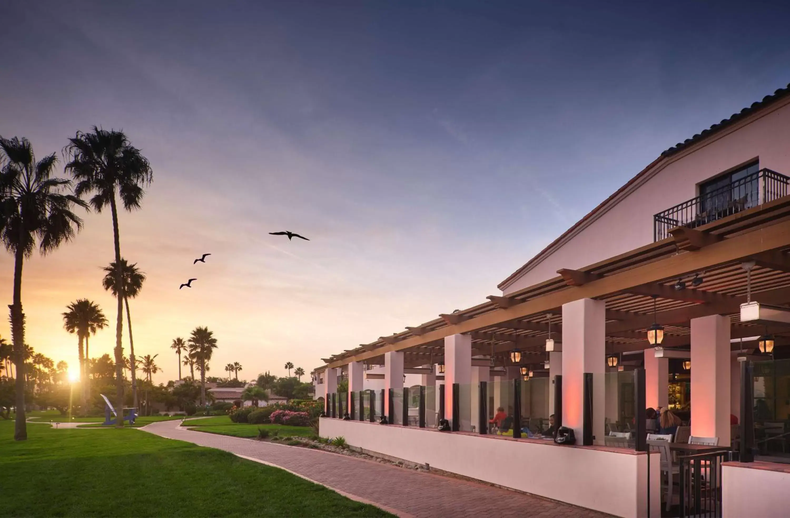 Patio in Hilton Santa Barbara Beachfront Resort
