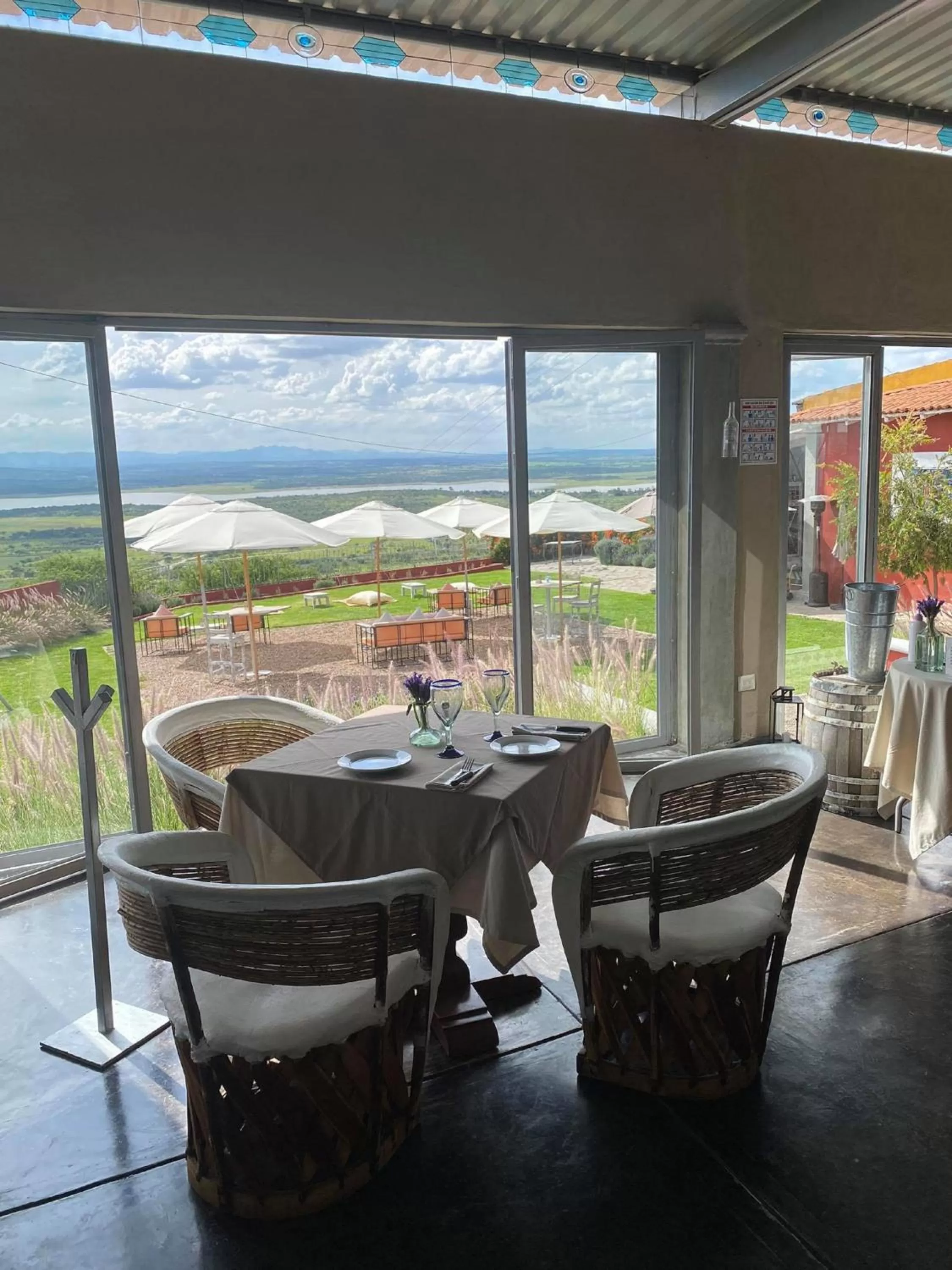 Restaurant/places to eat in View Hotel Boutique