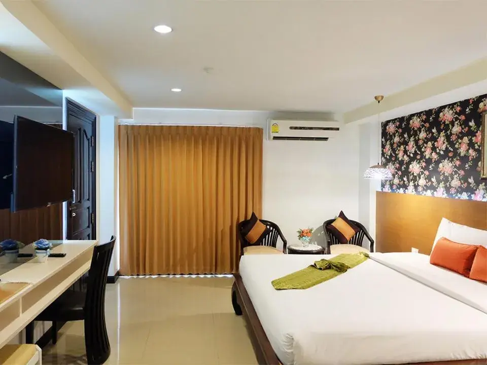 Guests, Bed in Grand Hill Resort and Spa