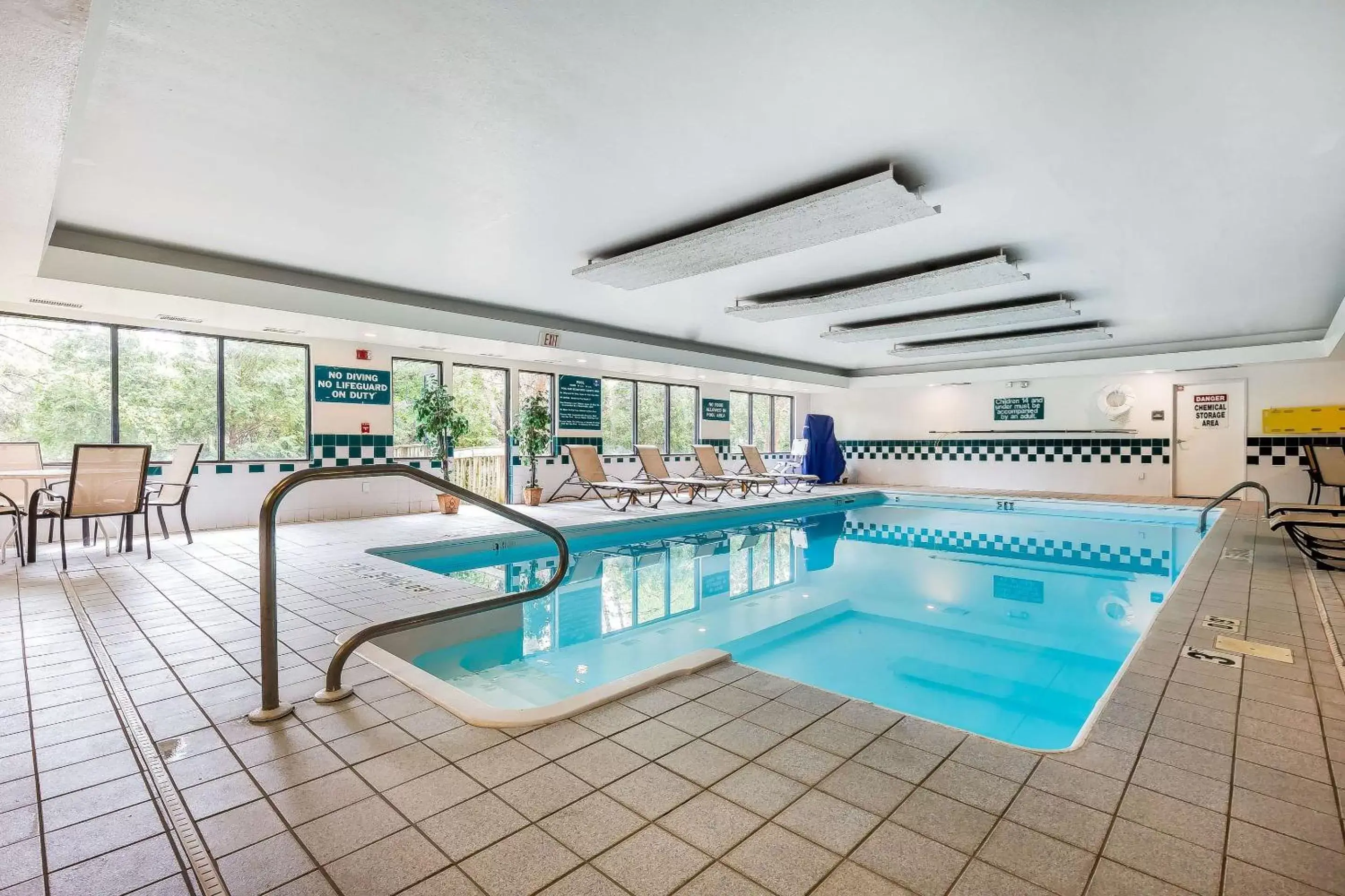 On site, Swimming Pool in Comfort Inn & Suites Mishawaka-South Bend