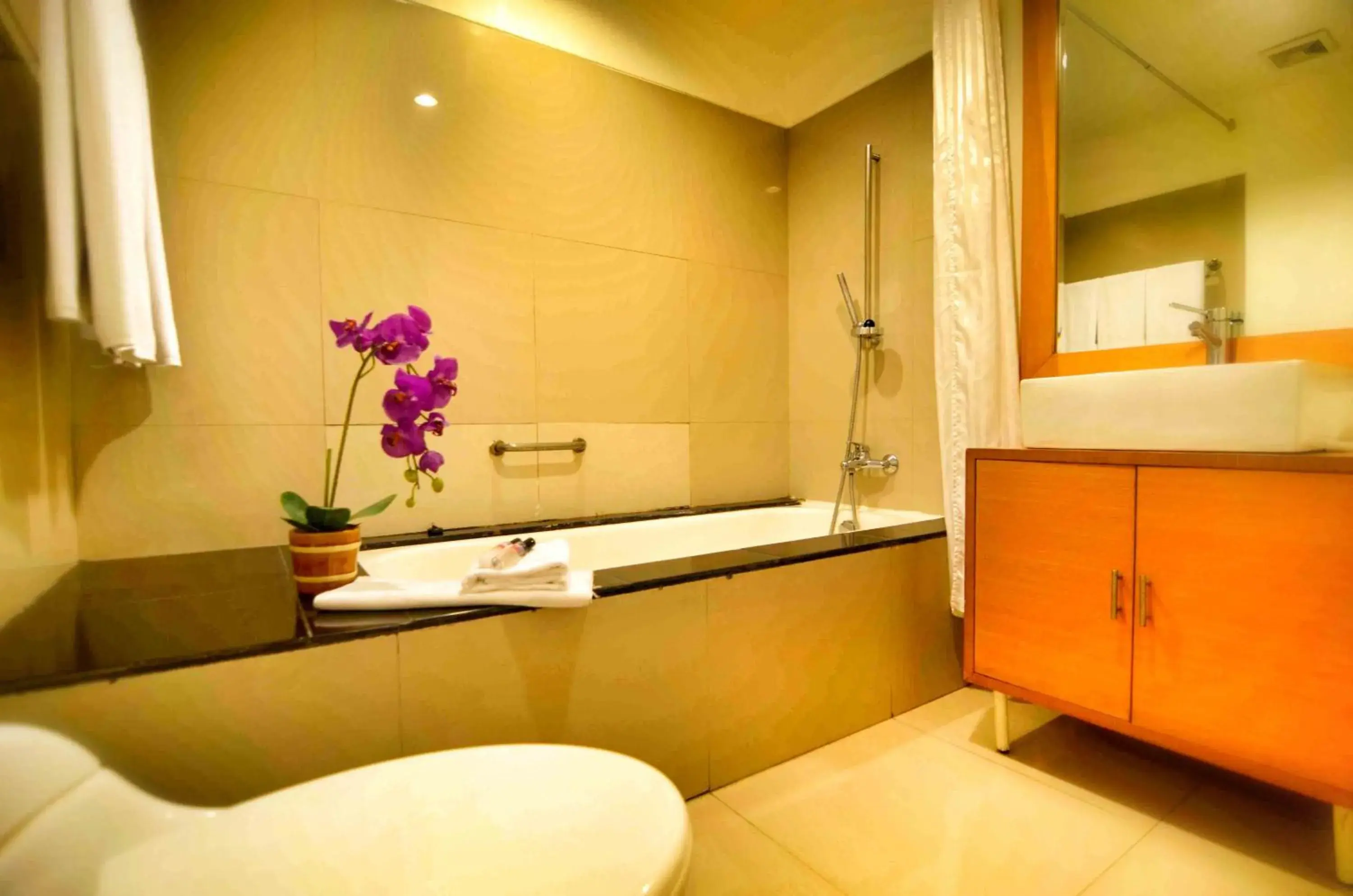 Bathroom in Sunset Residence and Condotel