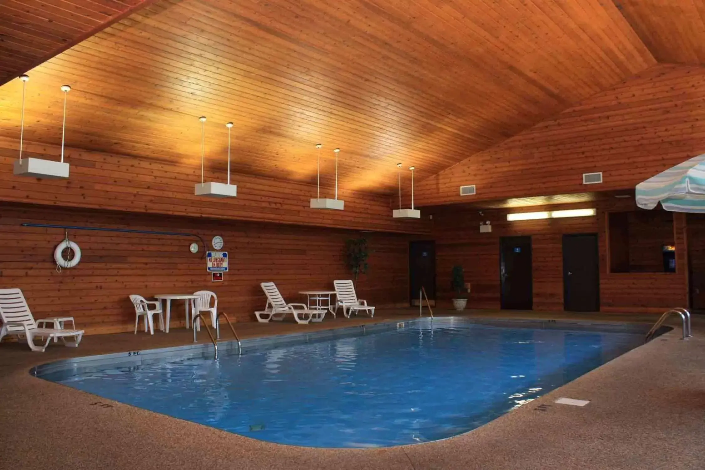 Swimming Pool in Best Western Lee's Motor Inn