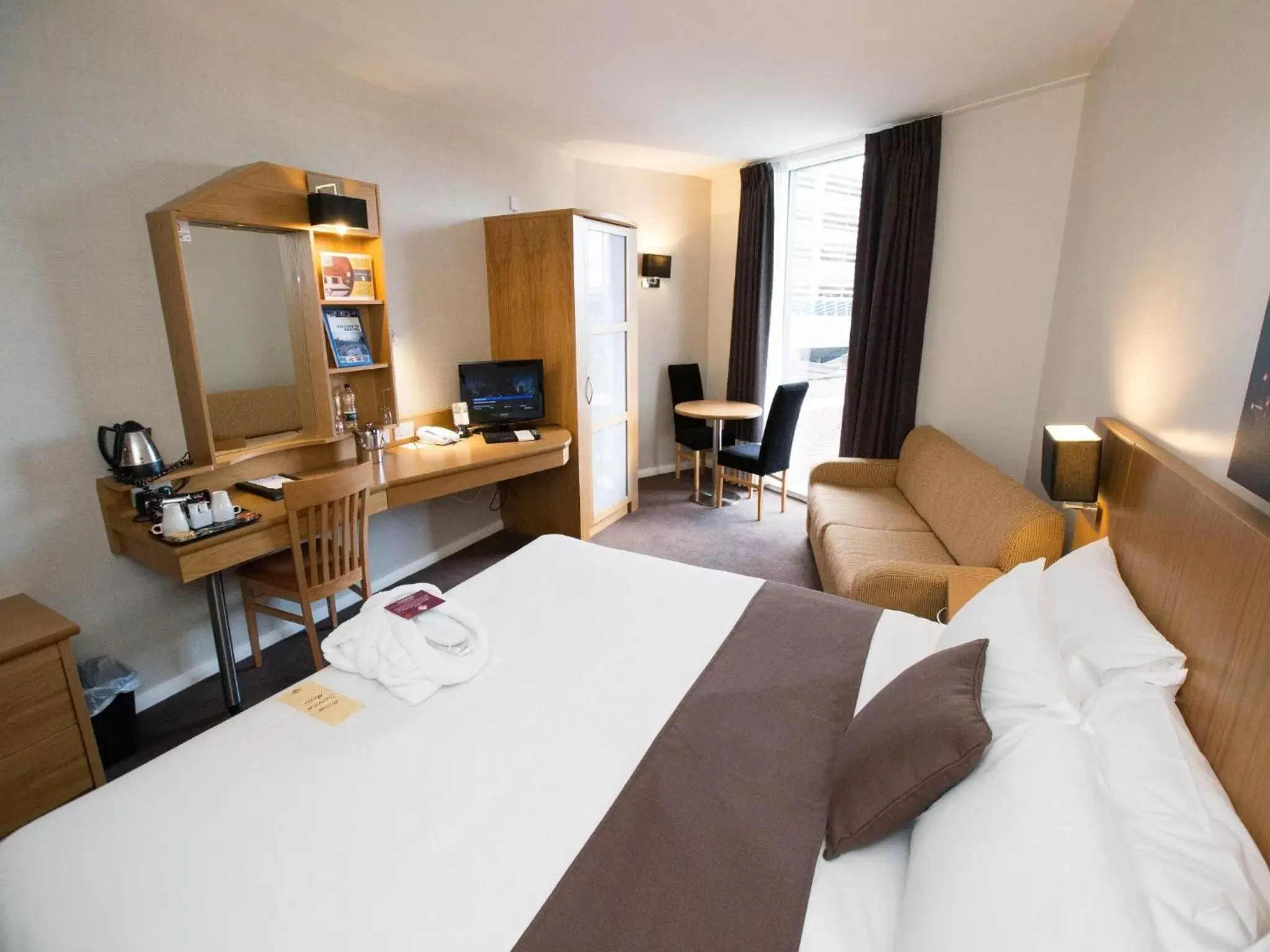 Photo of the whole room in Future Inn Bristol