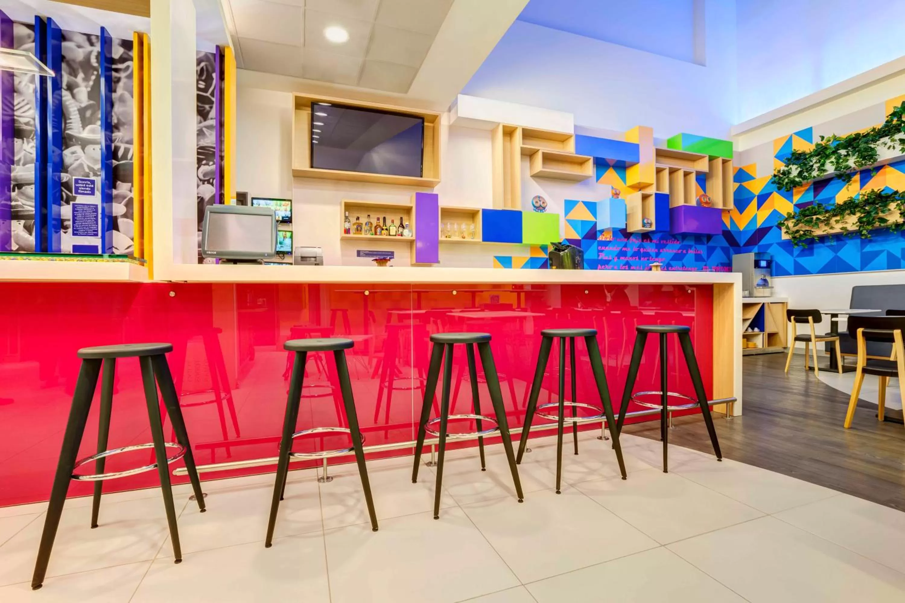Restaurant/places to eat in Ibis Styles Mexico Reforma
