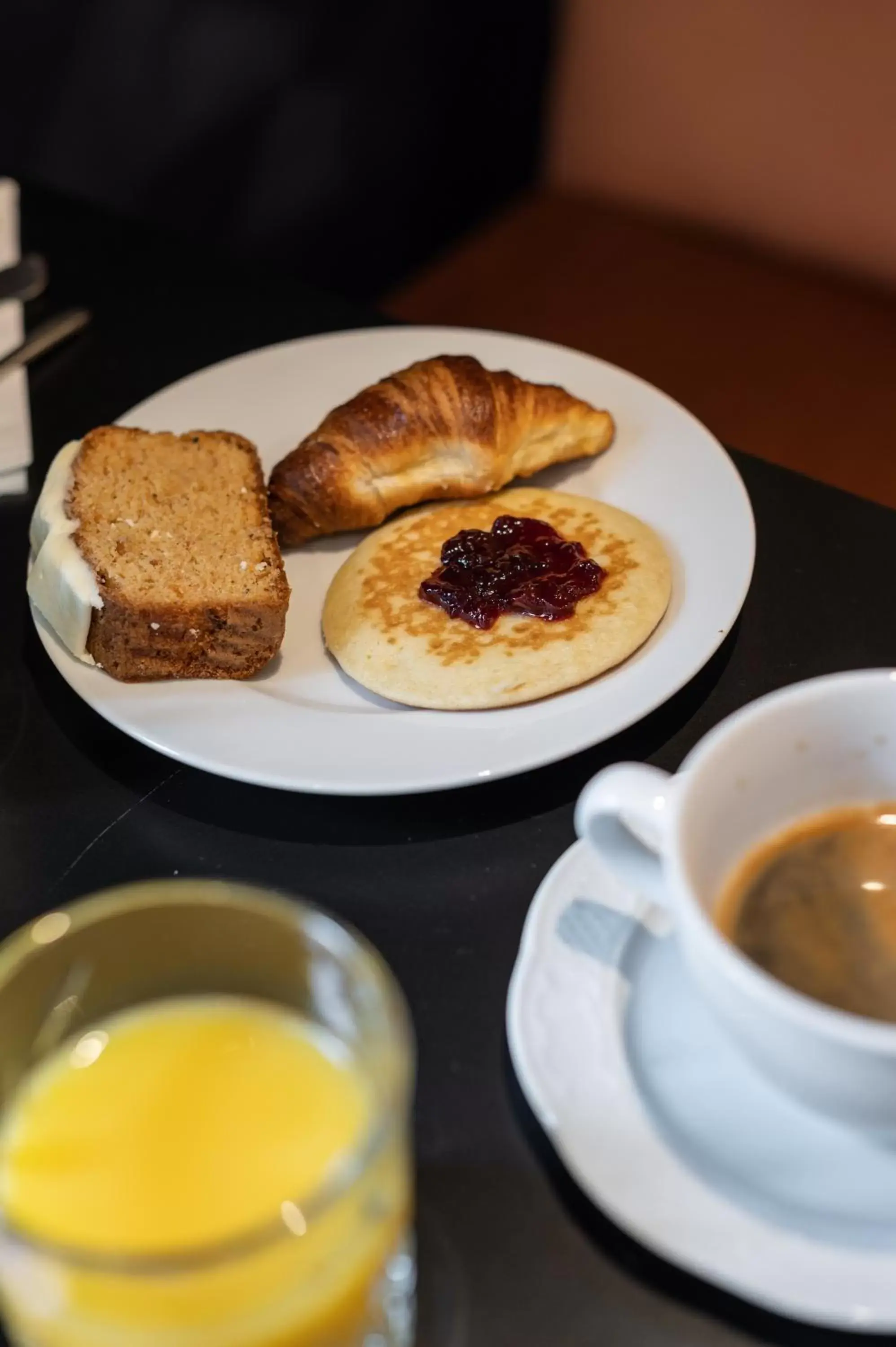 Breakfast in Royal Saint Germain