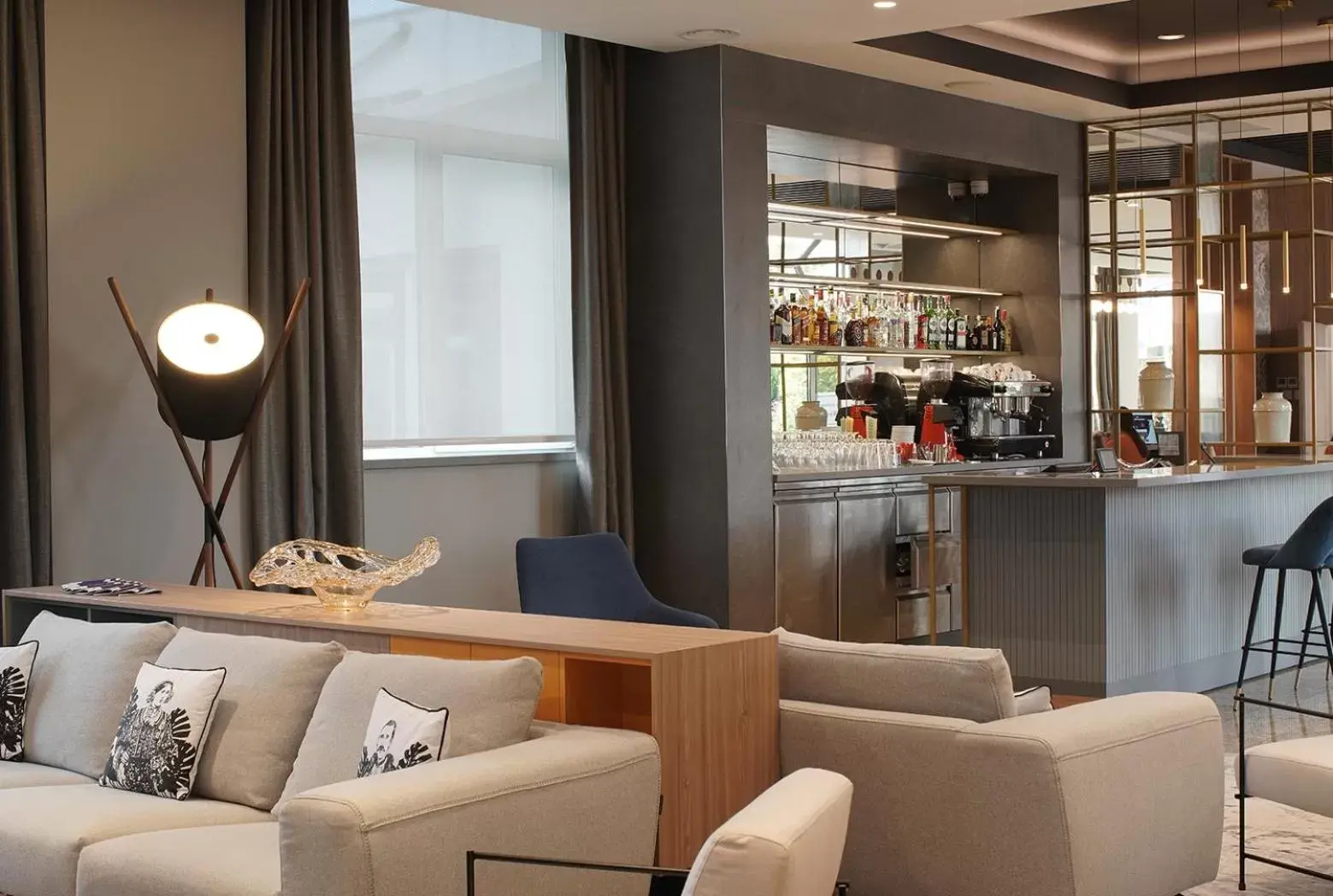 Lounge or bar in Mercure Sibiu Airport