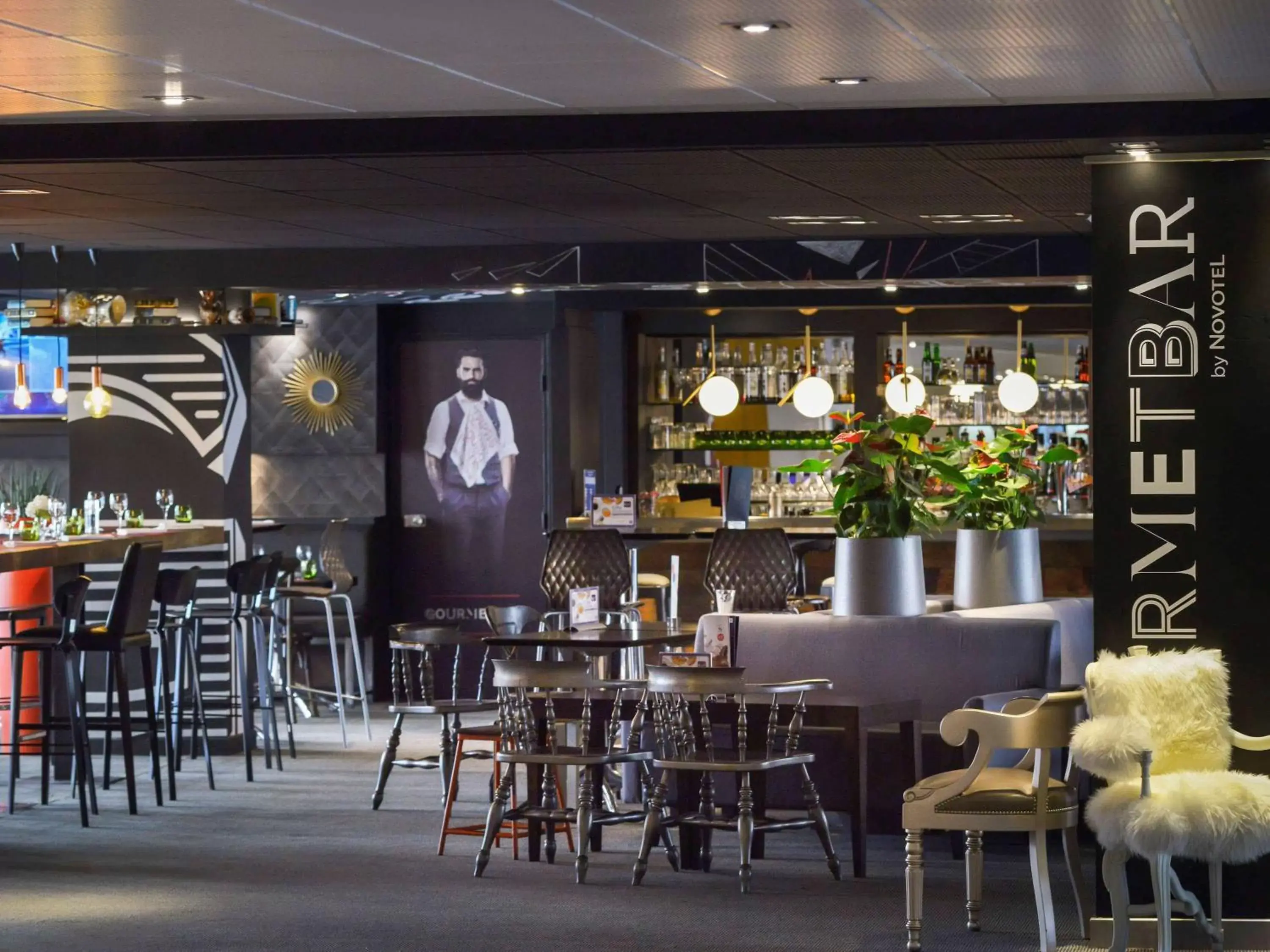 Lounge or bar, Restaurant/Places to Eat in Novotel Metz Centre