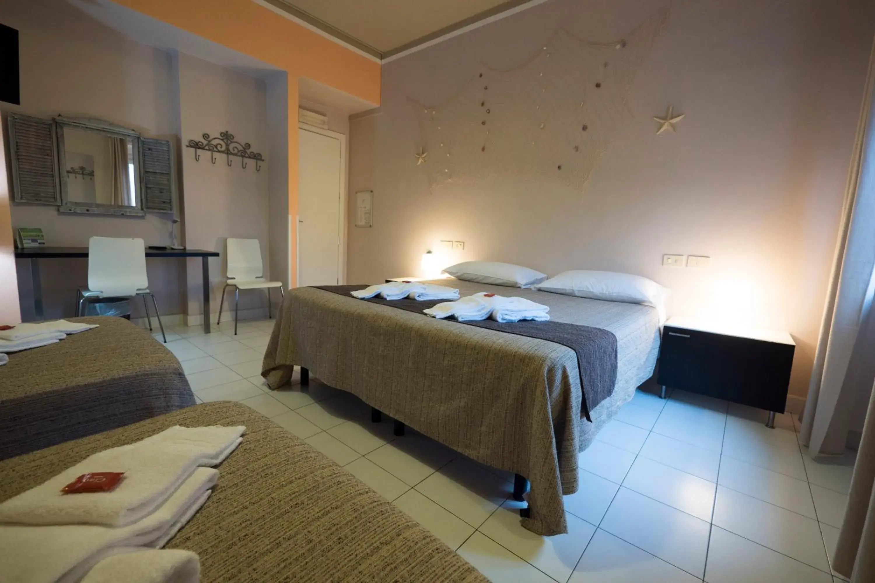 TV and multimedia, Bed in Albergo Serena