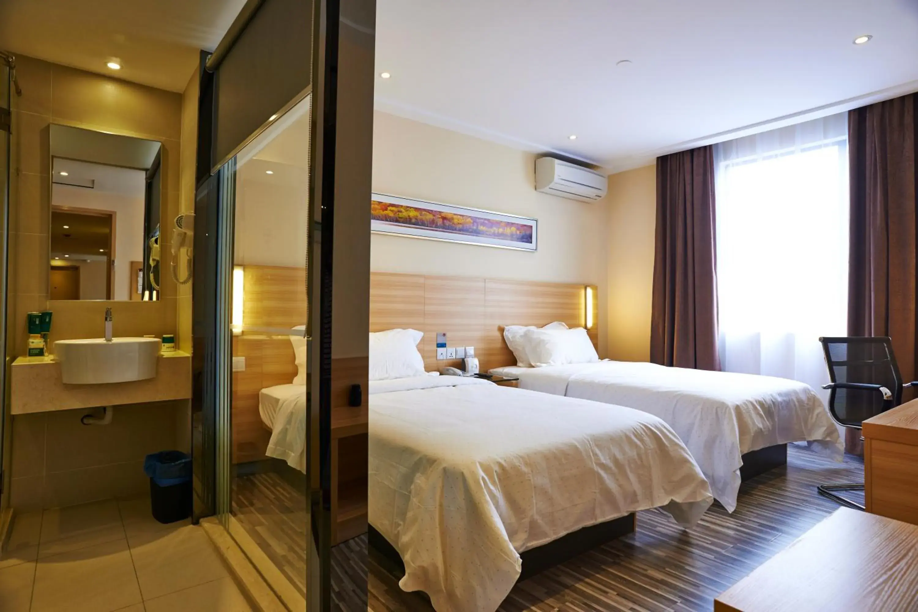 Photo of the whole room, Bed in City Comfort Hotel Kuala Lumpur City Center (Bukit Bintang)