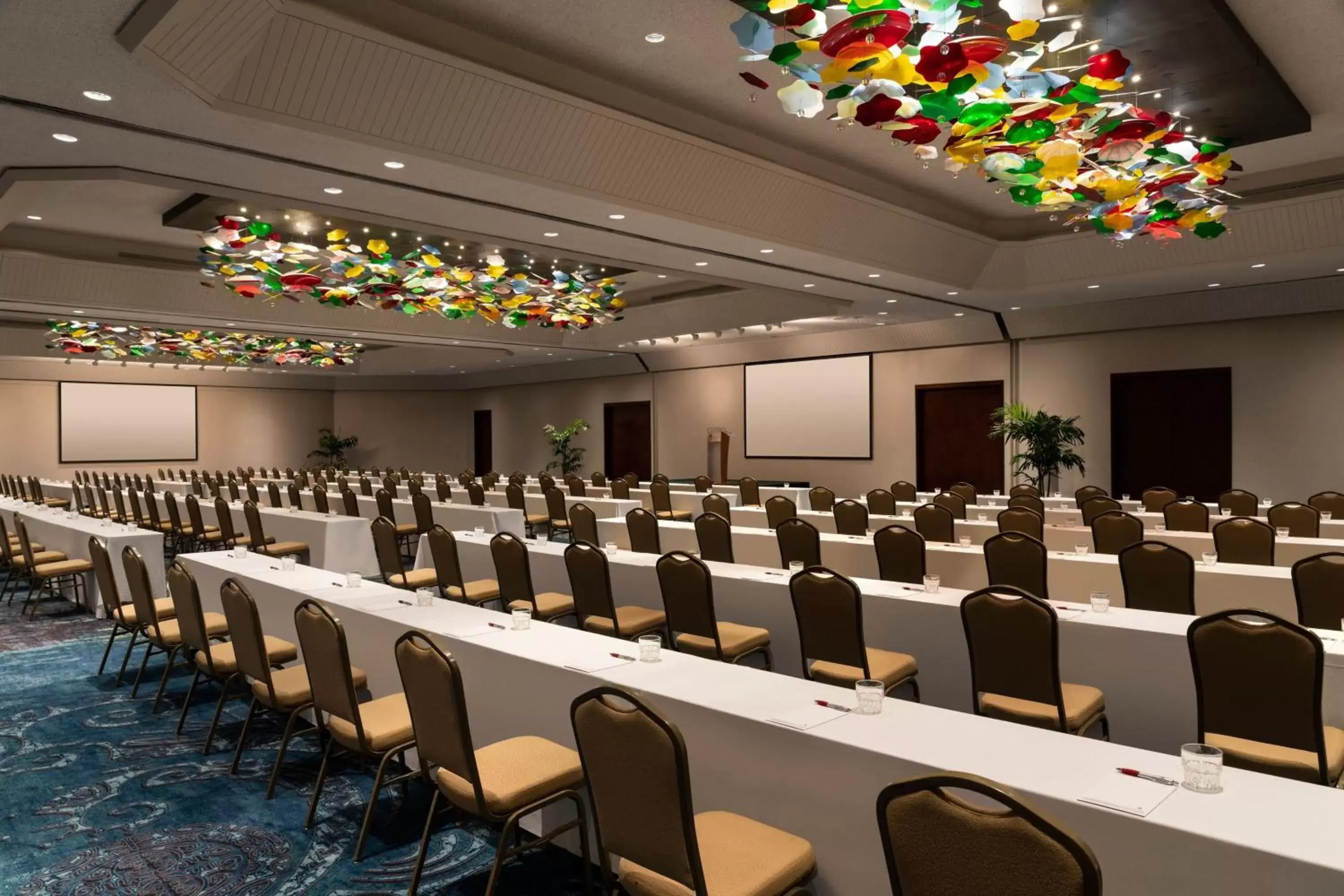 Meeting/conference room in Waikiki Beach Marriott Resort & Spa