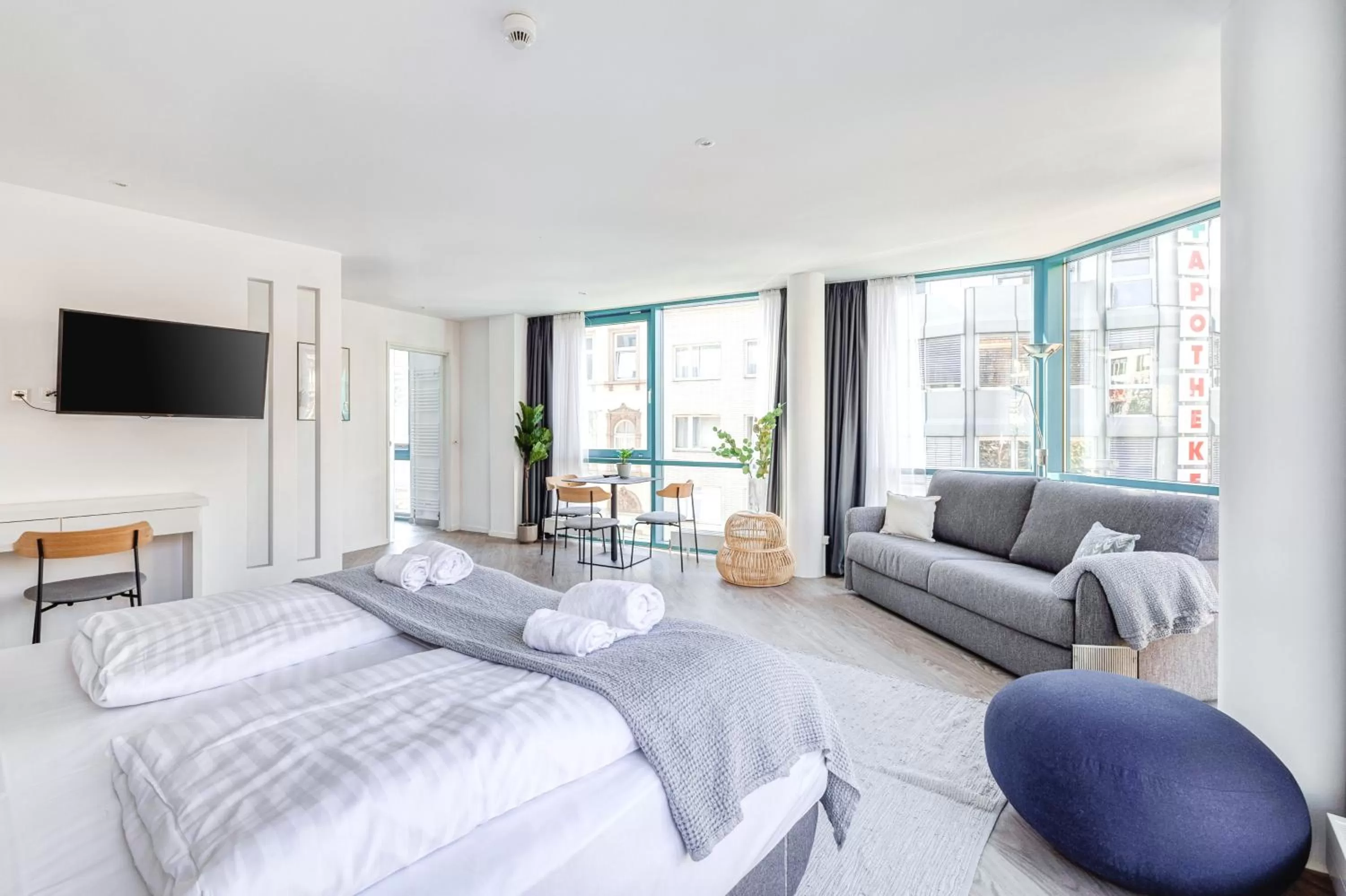 Bed in Limehome Köln Friesenplatz - Digital Access