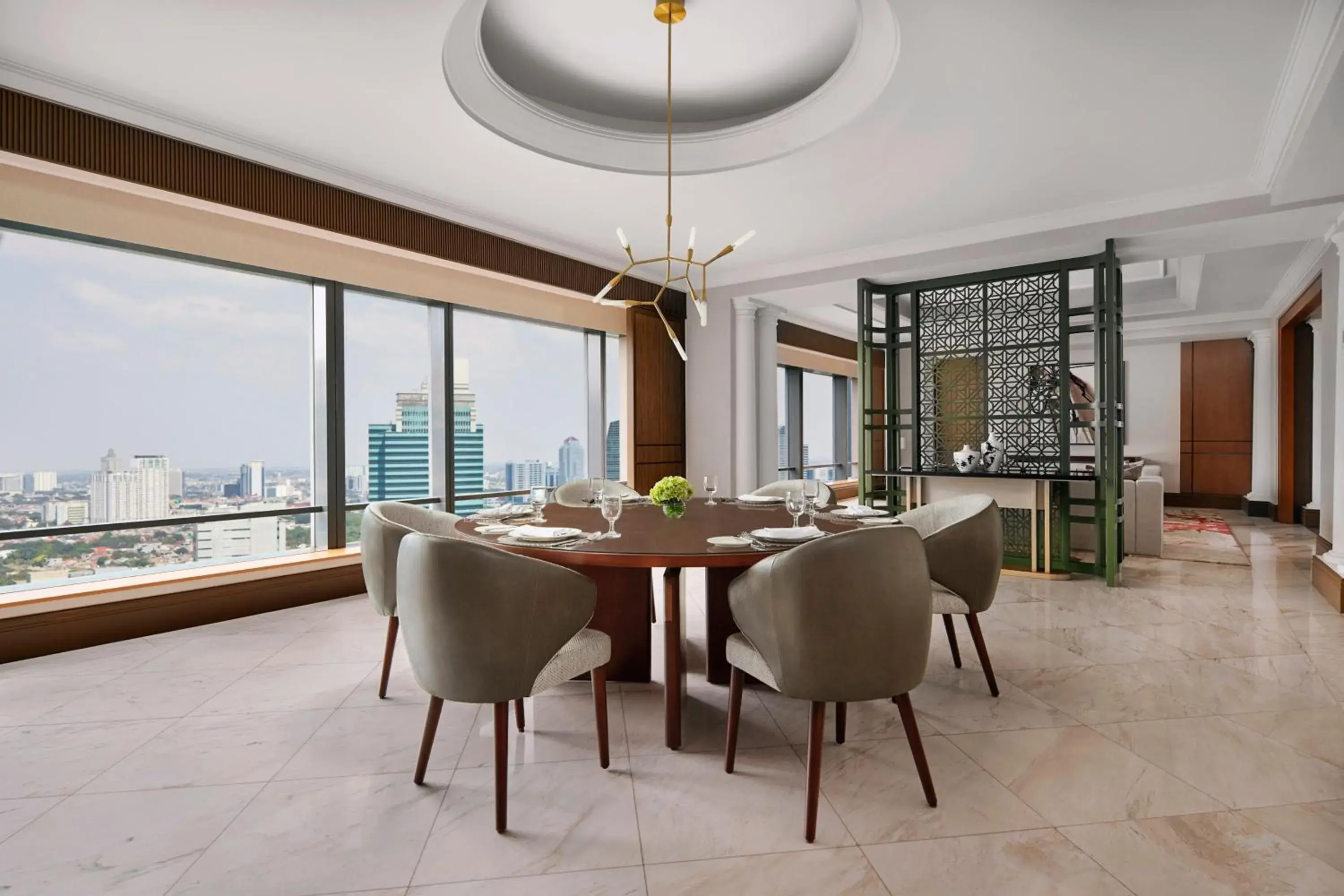 Photo of the whole room, Dining Area in The Ritz-Carlton Jakarta, Mega Kuningan