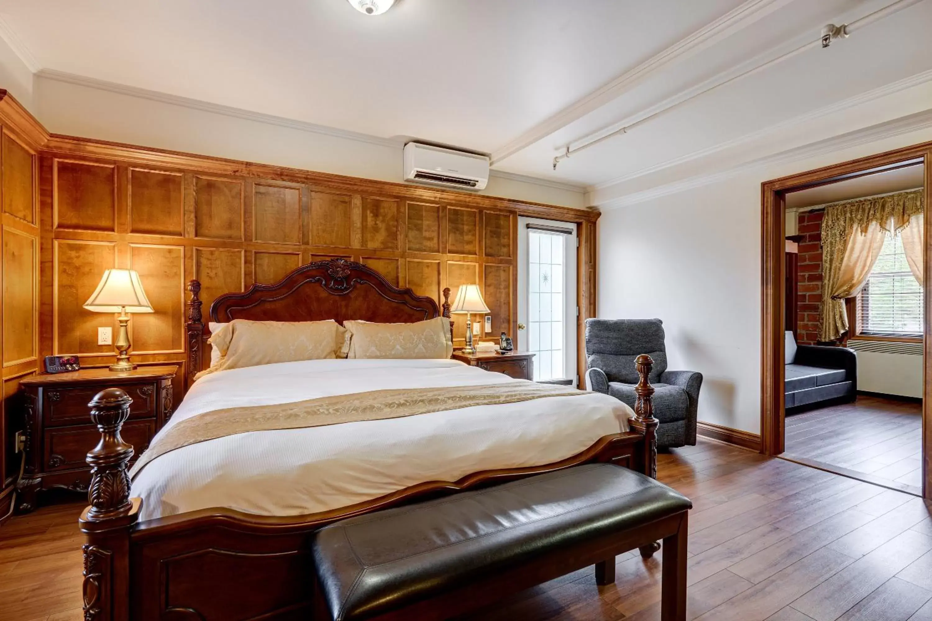 Bed in Le Grand Hôtel