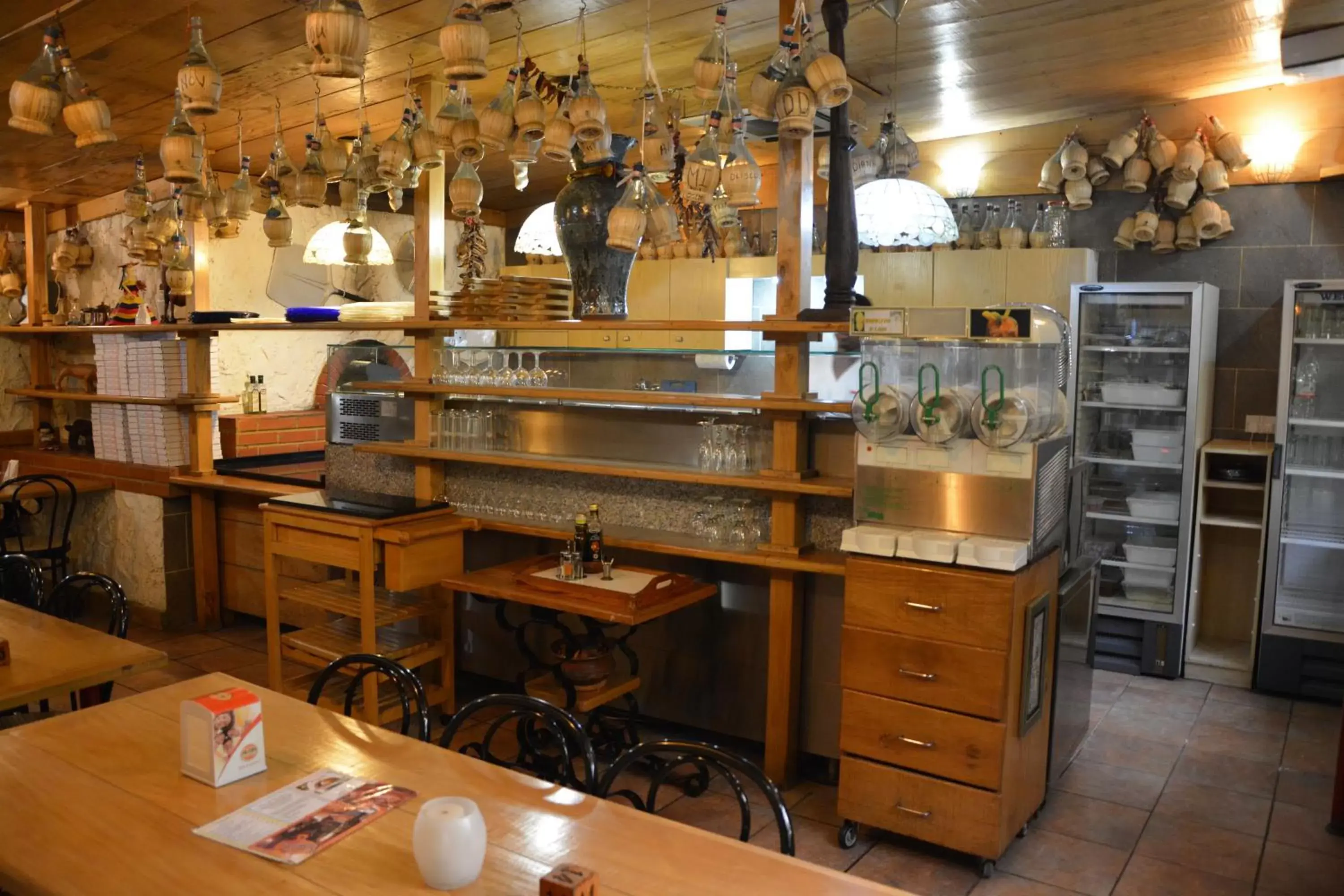 Restaurant/places to eat in Manuela Residence Restaurant/places to eat in Manuela Residence