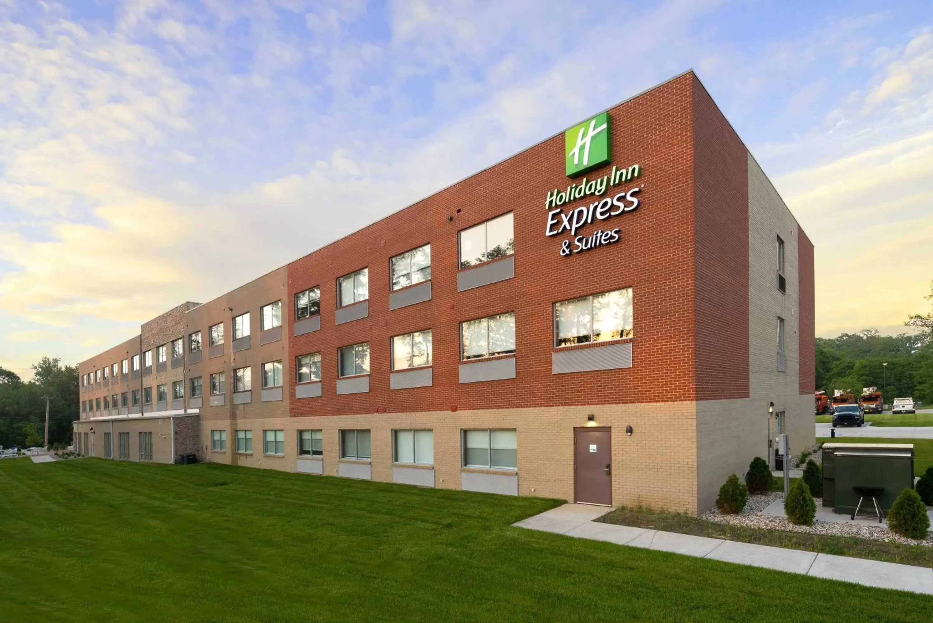 Property Building in Holiday Inn Express & Suites La Porte, an IHG Hotel