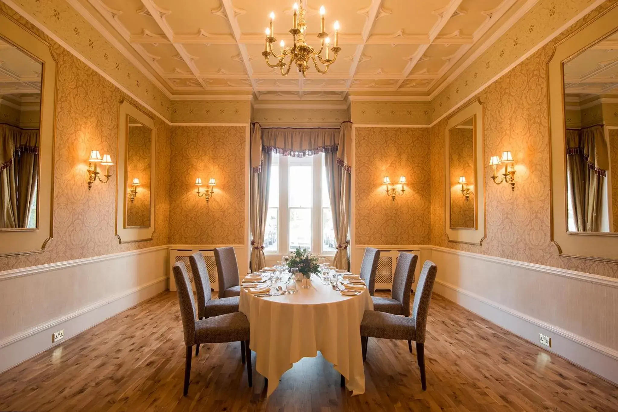 Dining area, Restaurant/Places to Eat in Kingsmills Hotel