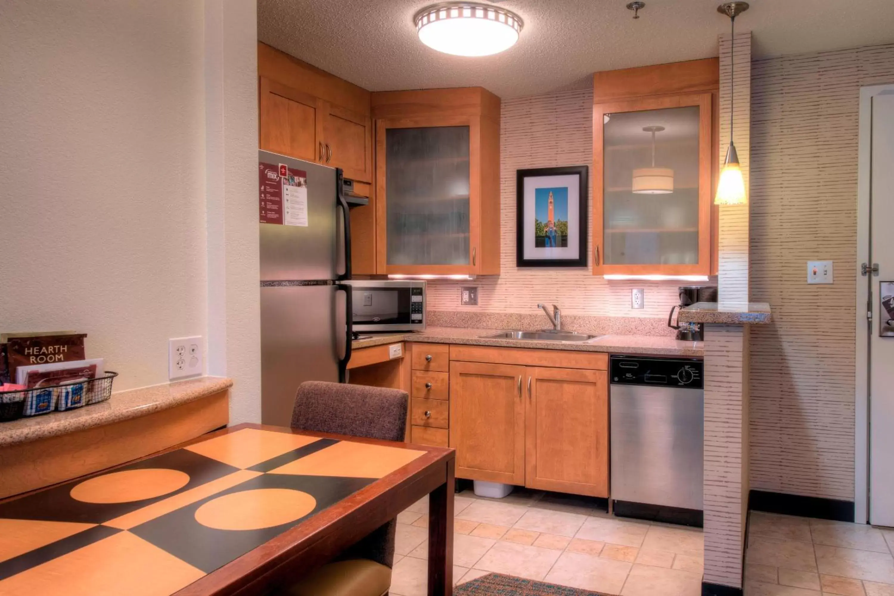 Bedroom, Kitchen/Kitchenette in Residence Inn by Marriott Chapel Hill