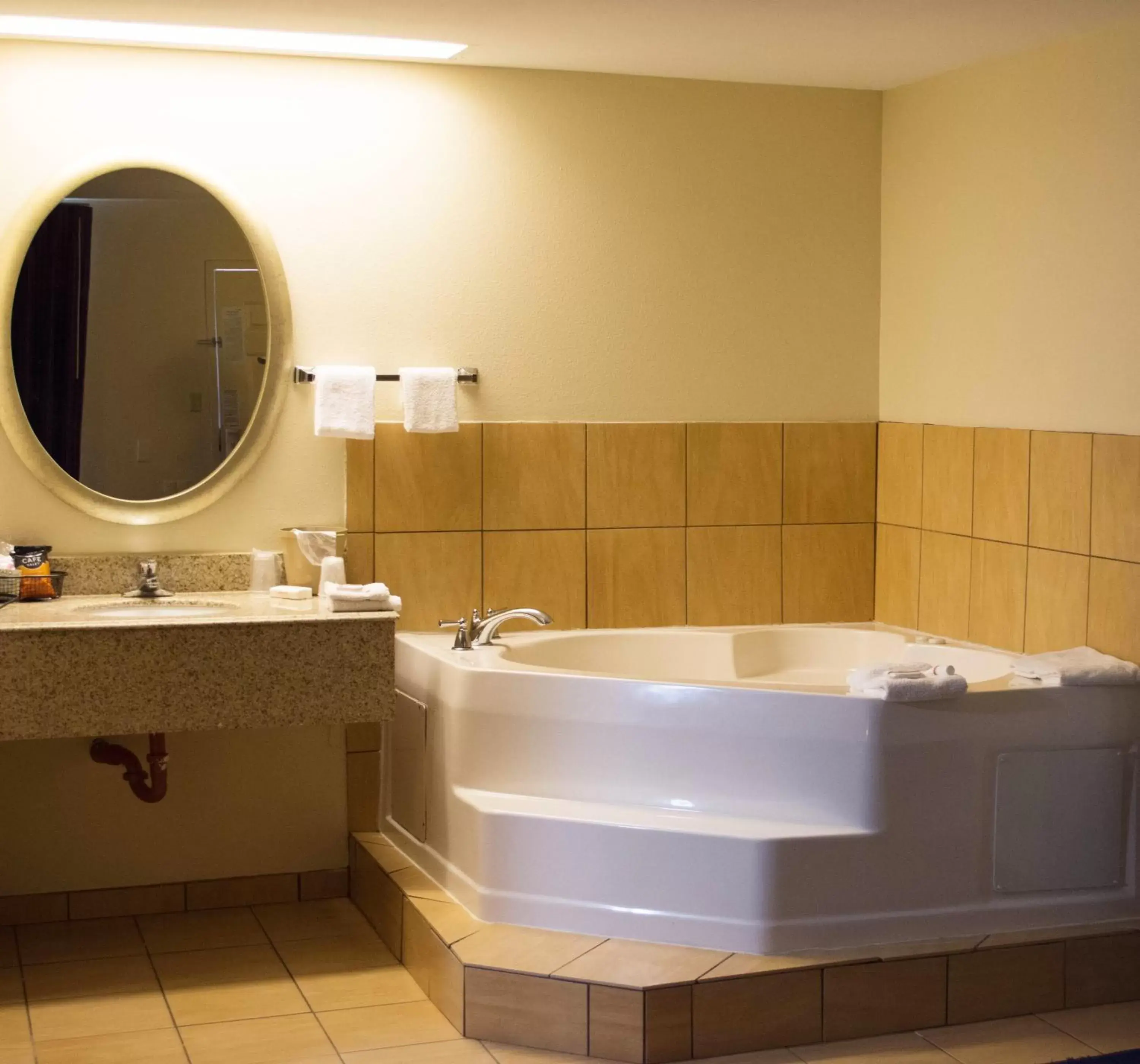 Spa and wellness centre/facilities, Bathroom in Red Roof Inn Somerset, KY