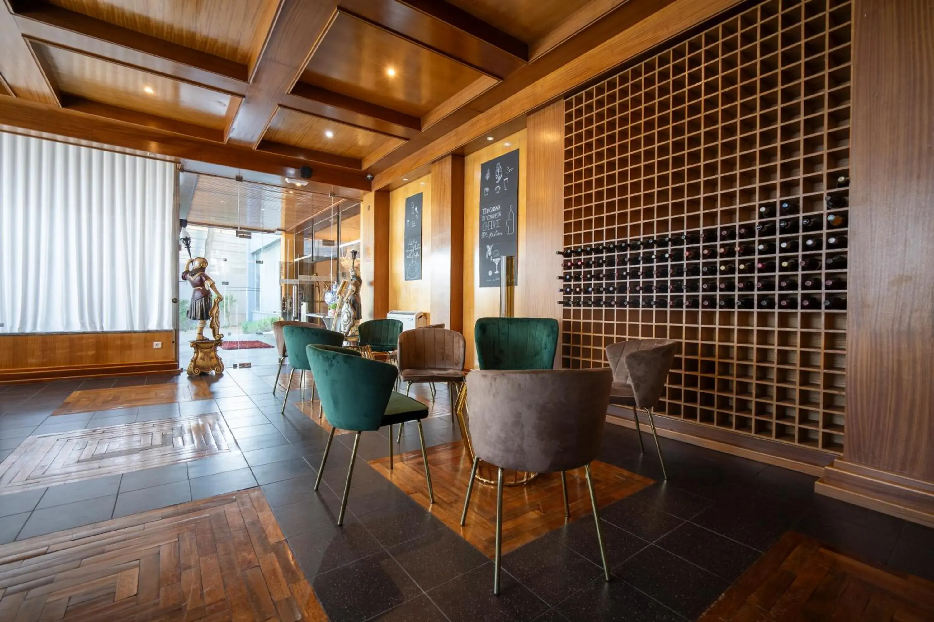 Lounge or bar, Lobby/Reception in Hotel Onix