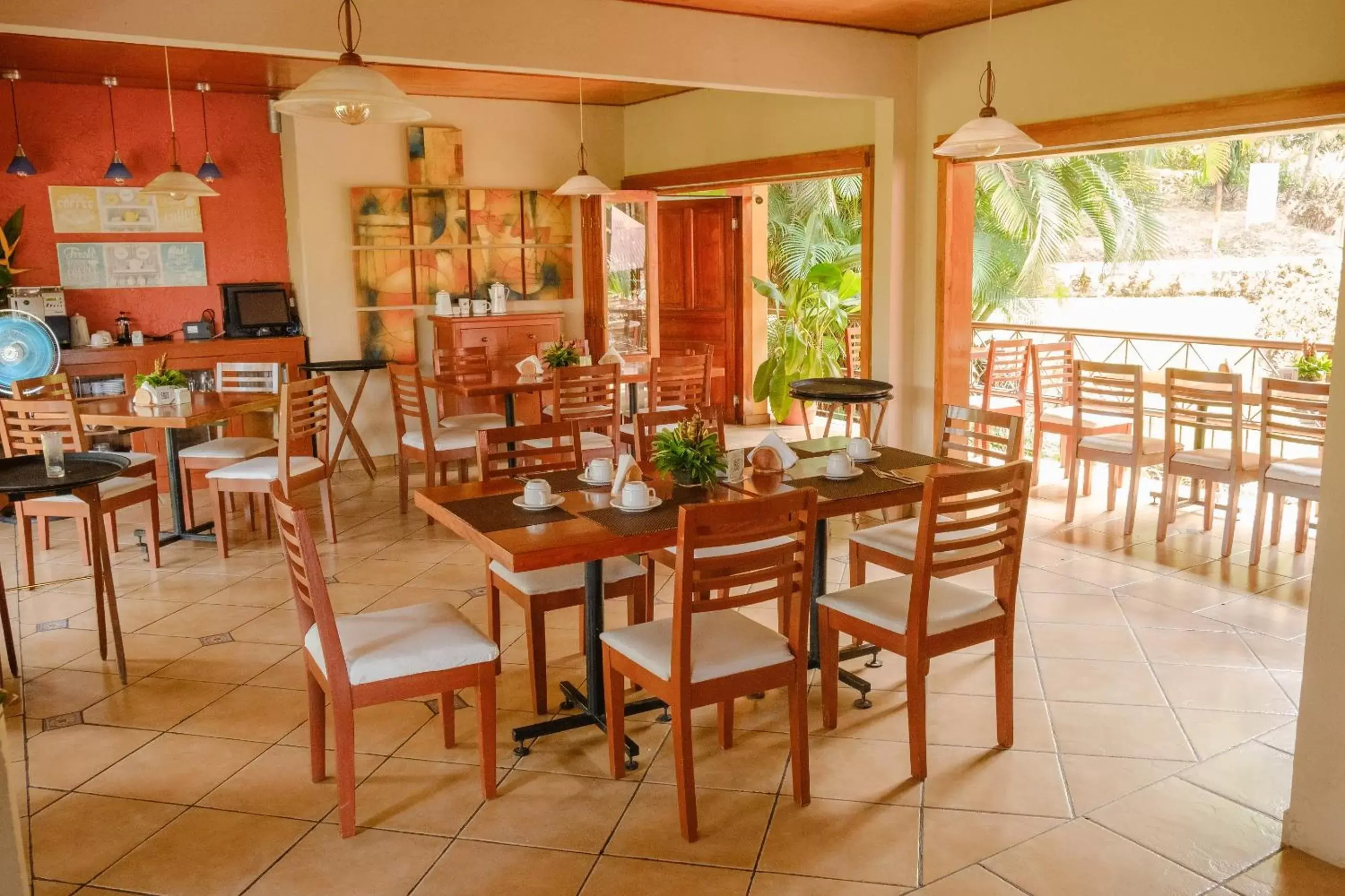 Restaurant/Places to Eat in Argovia Finca Resort