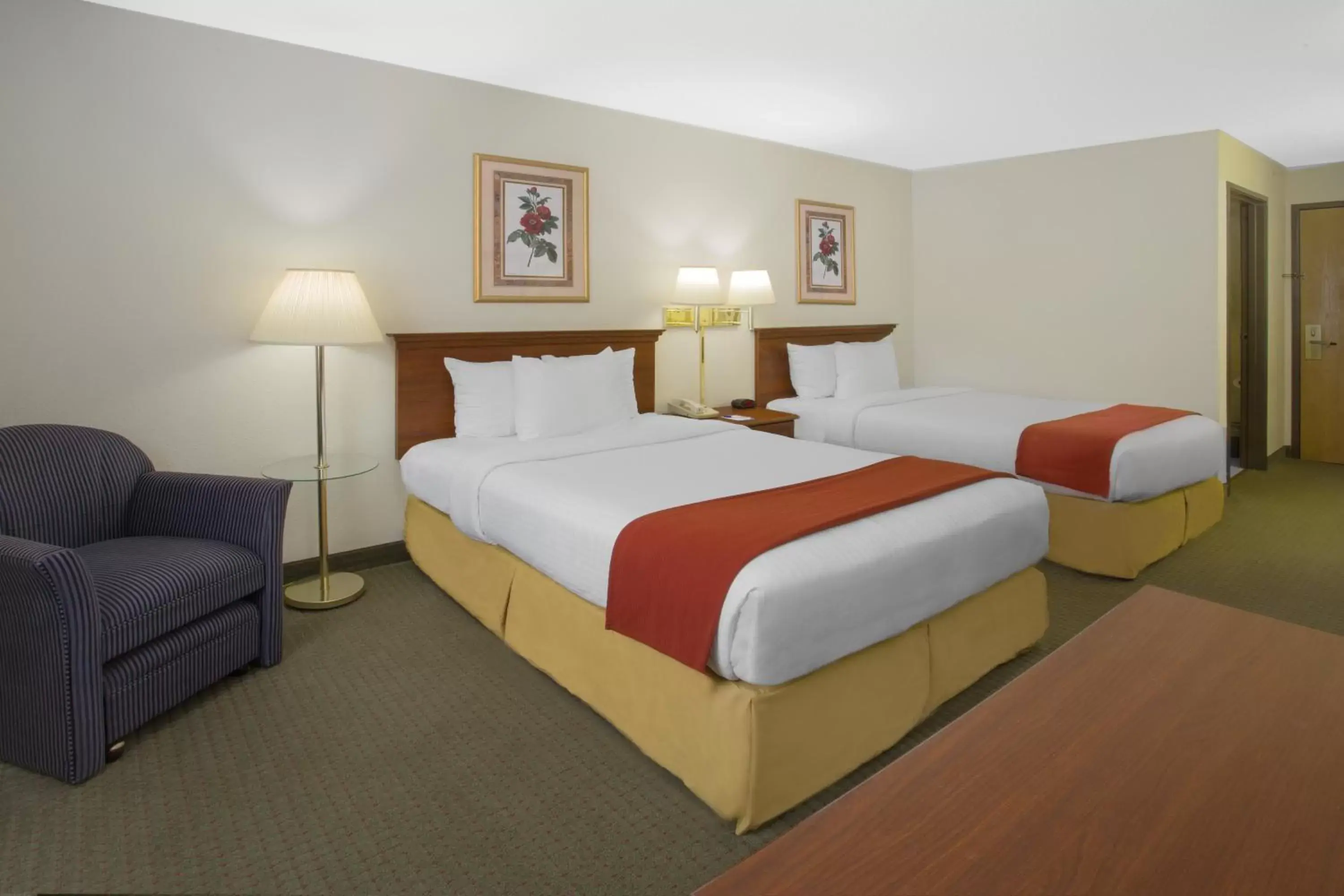 Photo of the whole room, Room Photo in Baymont by Wyndham Freeport