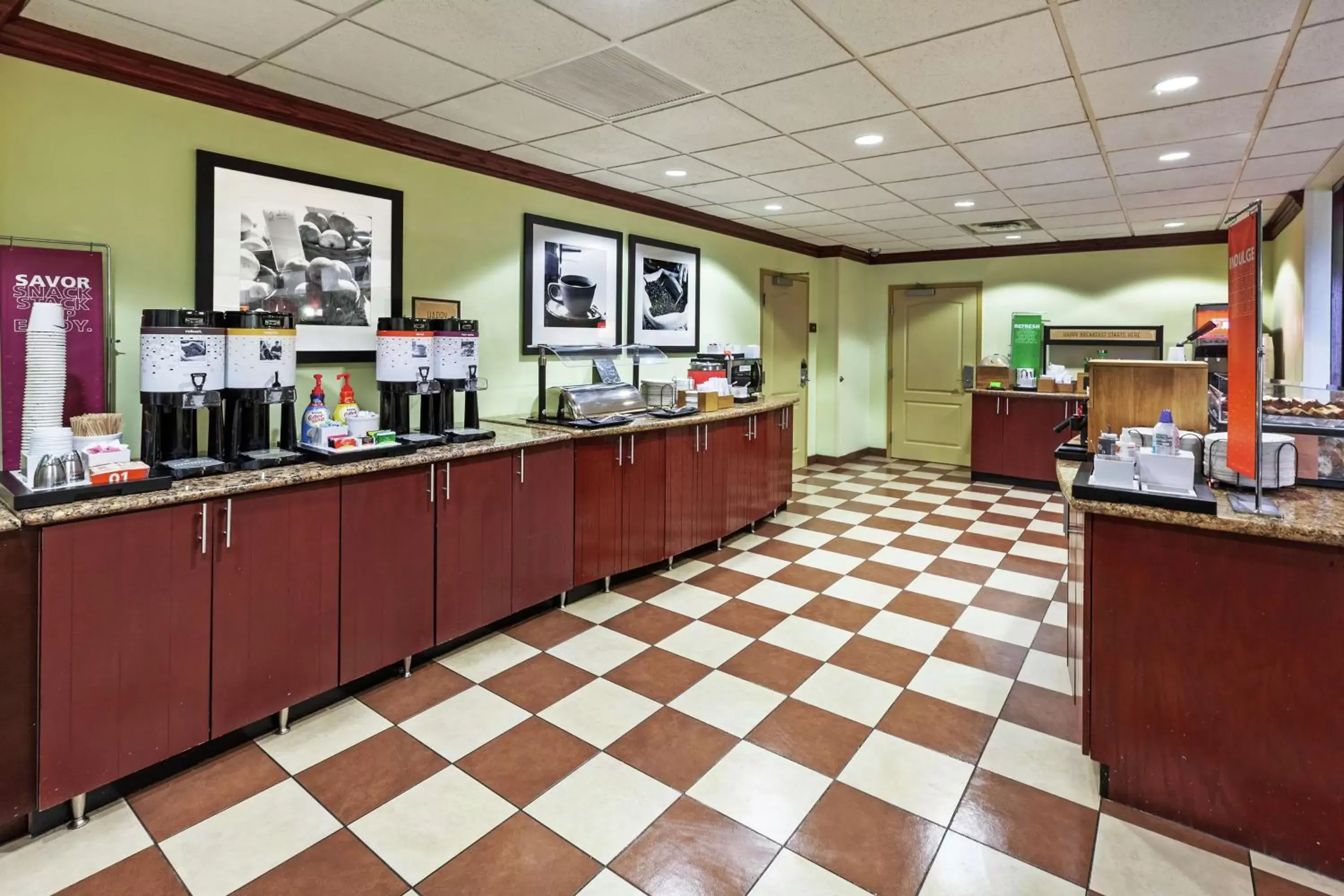 Breakfast, Restaurant/Places to Eat in Hampton Inn & Suites Owasso