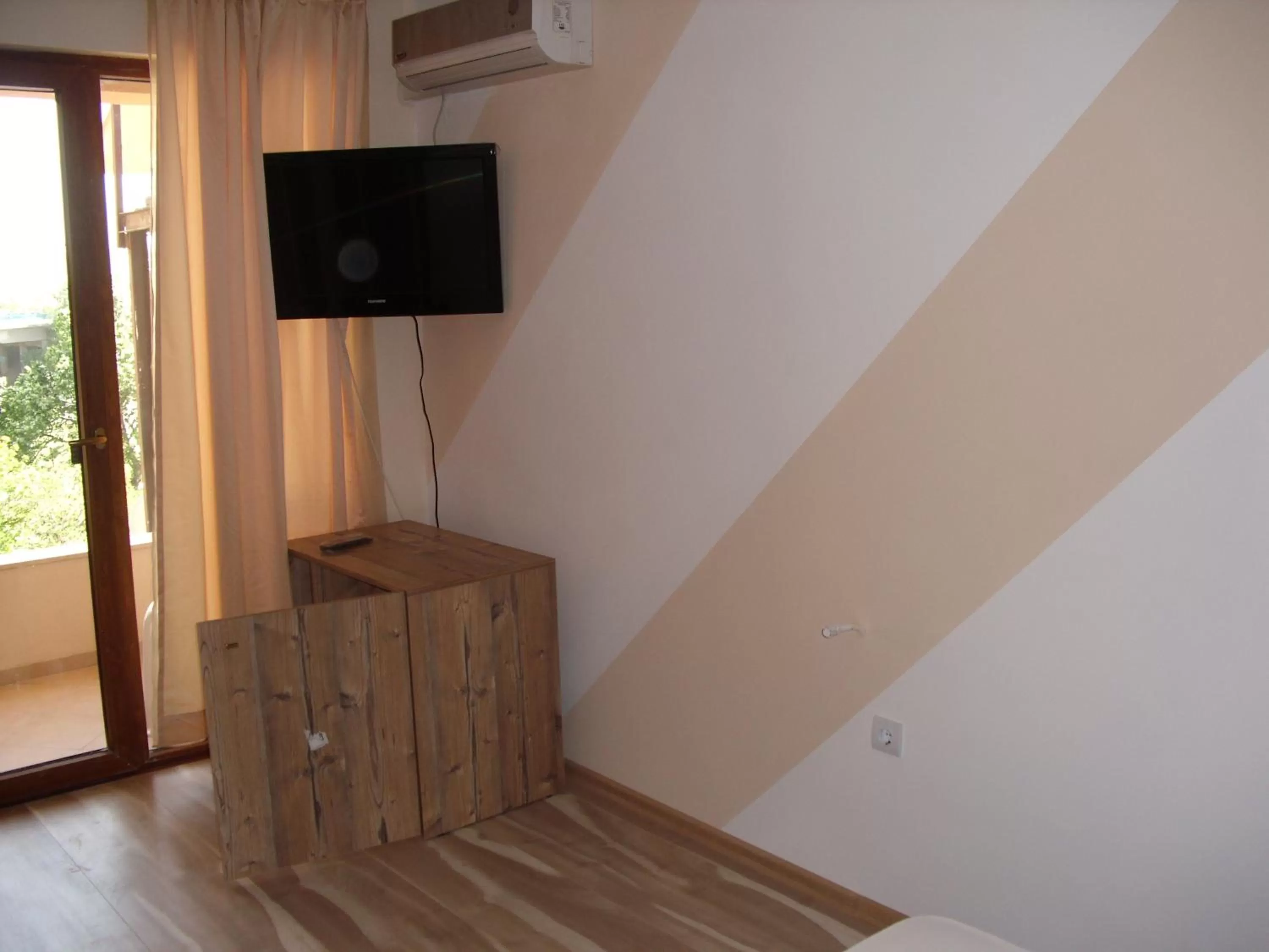 TV and multimedia in Family Hotel Malibu