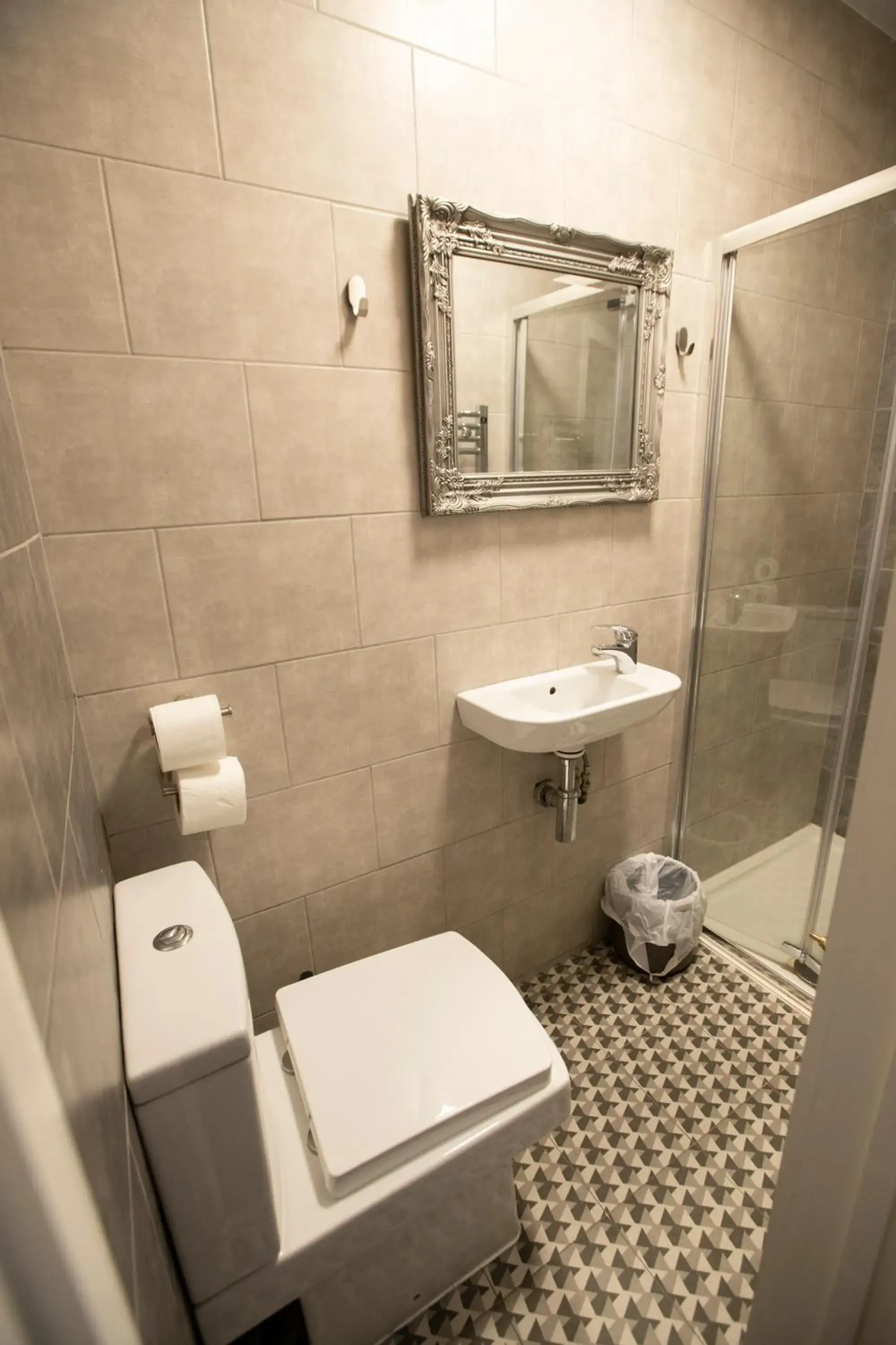 Shower, Bathroom in Comfotel GRN