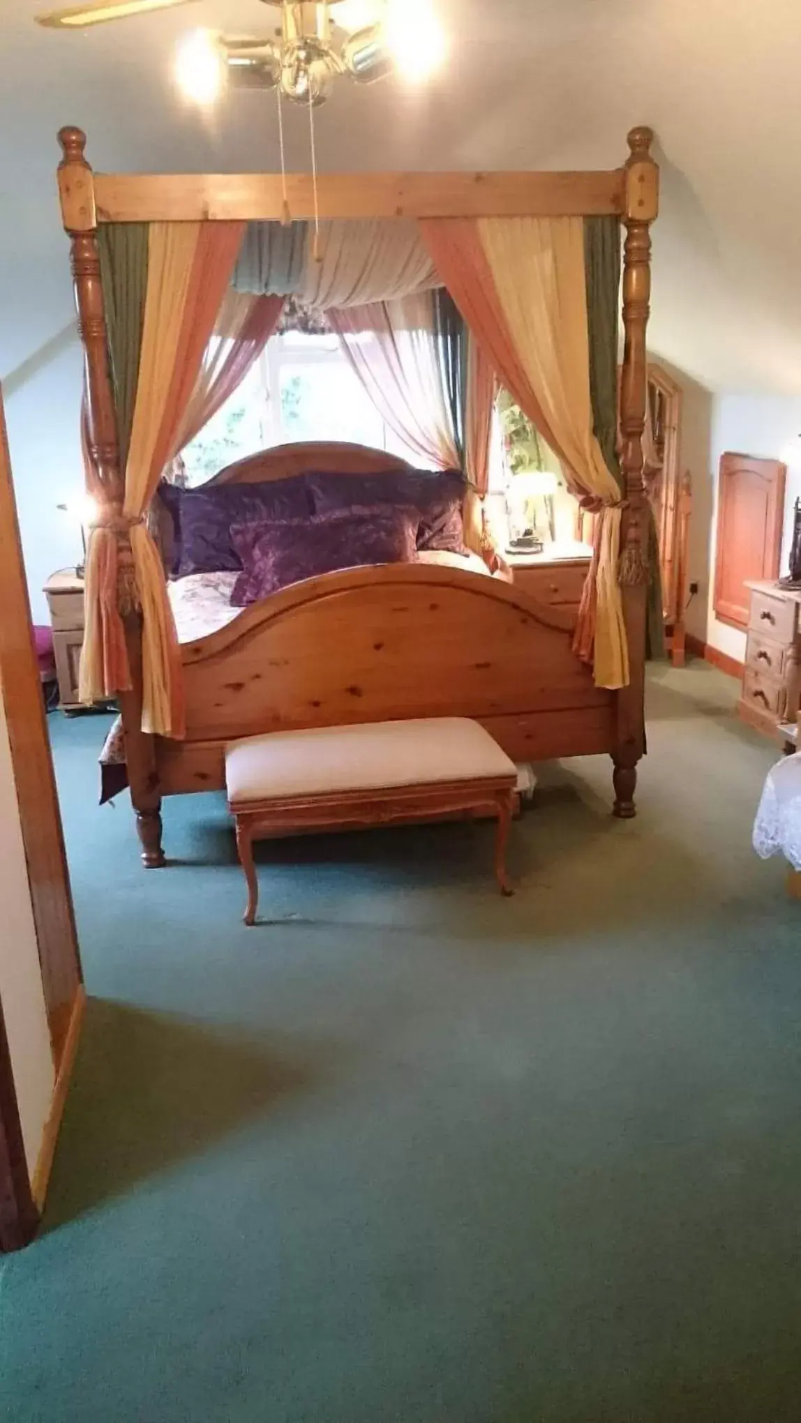 Photo of the whole room, Bed in Shiralee bed and breakfast