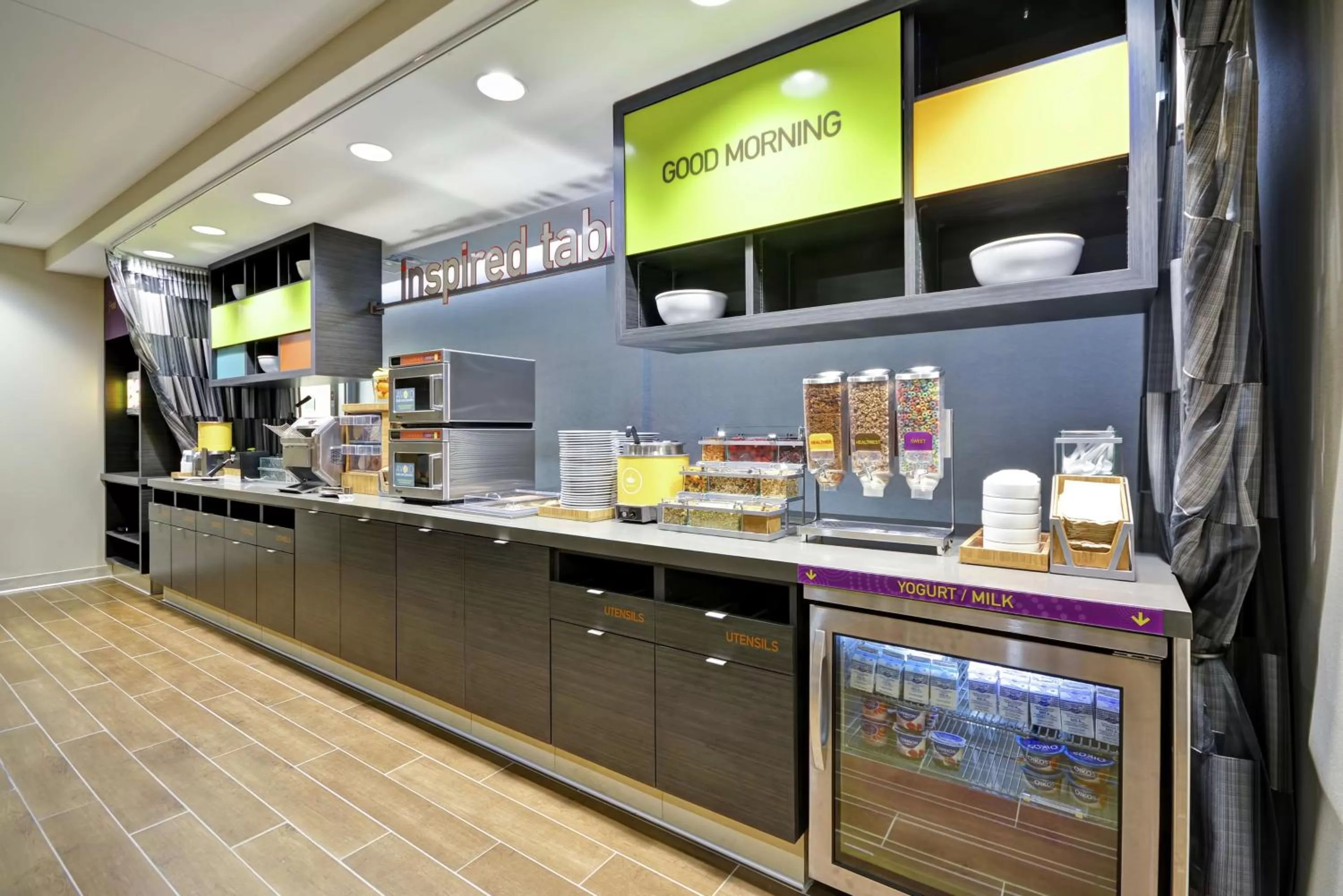 Dining area in Home2 Suites By Hilton Minneapolis-Eden Prairie