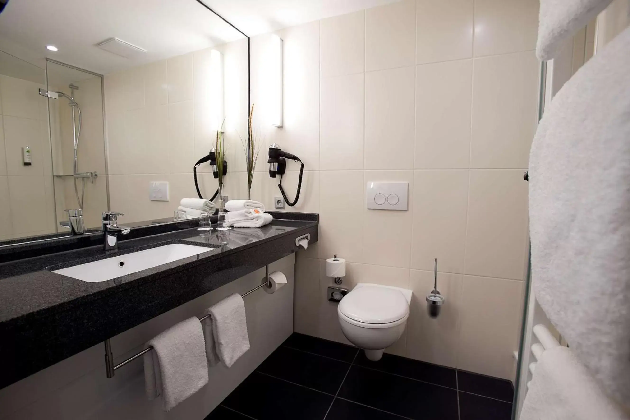 Photo of the whole room, Bathroom in Nordsee Hotel City