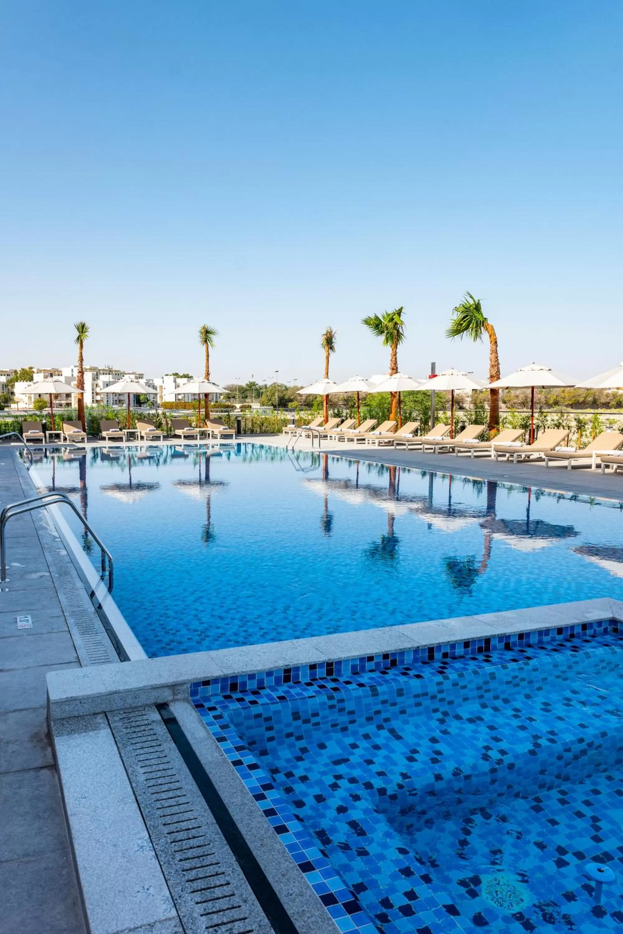 Hot Tub in Remal Hotel & Villas Al Dhannah City